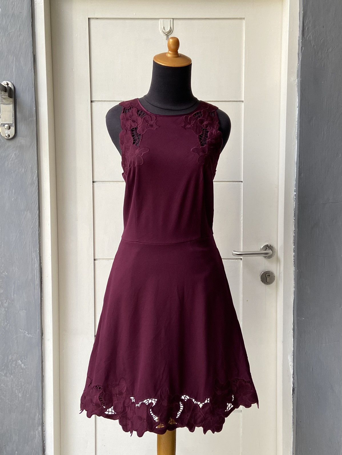 Ted Baker TED BAKER Midi Dress Size XXS / US 00 / IT 34 - 1 Thumbnail