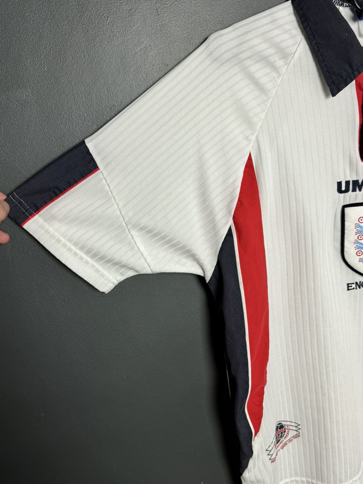 Umbro KIDS England National Team 97/99 Home Football Jersey Size US XS / EU 42 / 0 - 5 Thumbnail