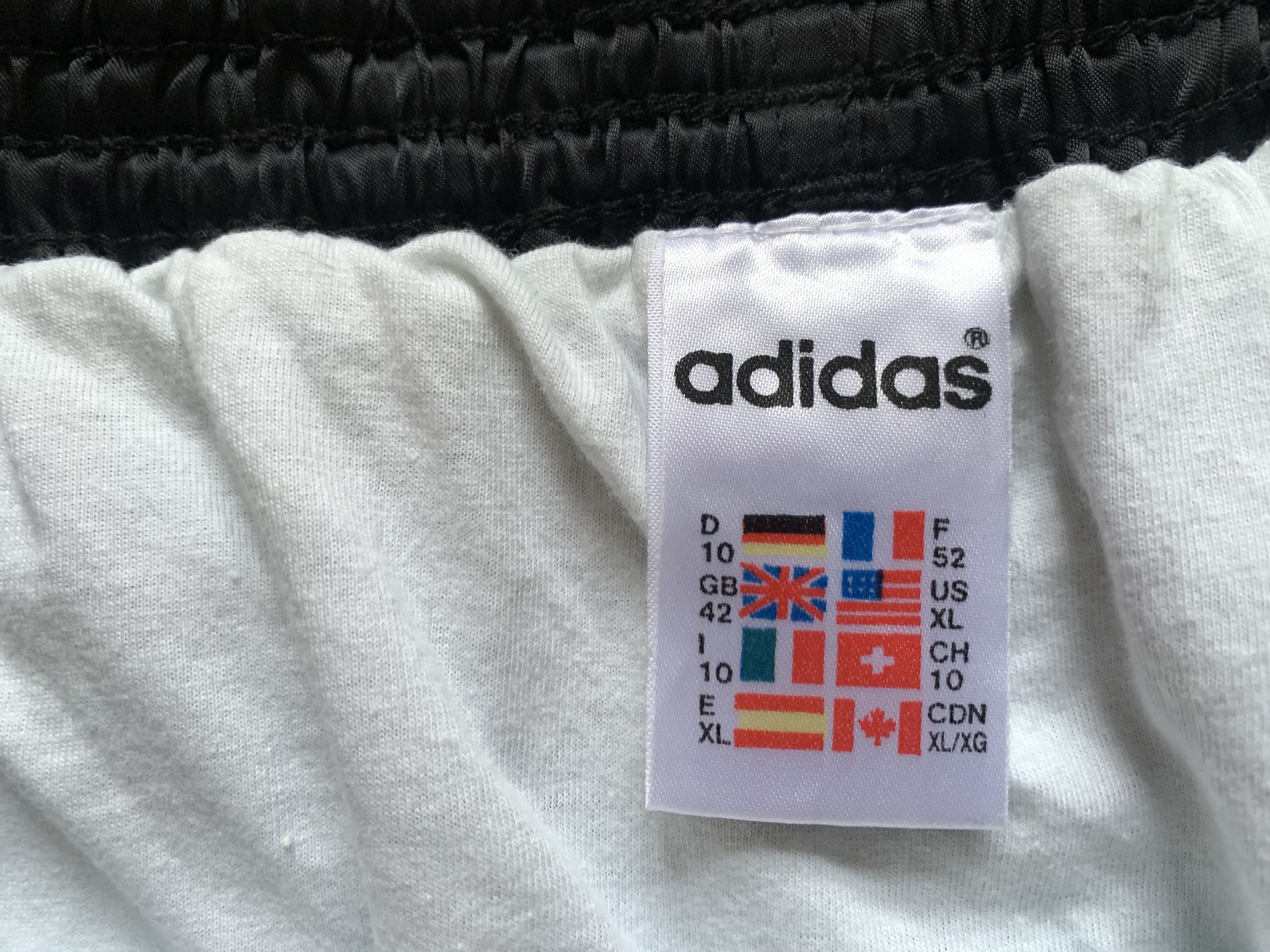 Adidas × Vintage Adidas Rare Nylon Black Yellow Stripe Shorts Size US 38 / EU 54 - 7 Thumbnail