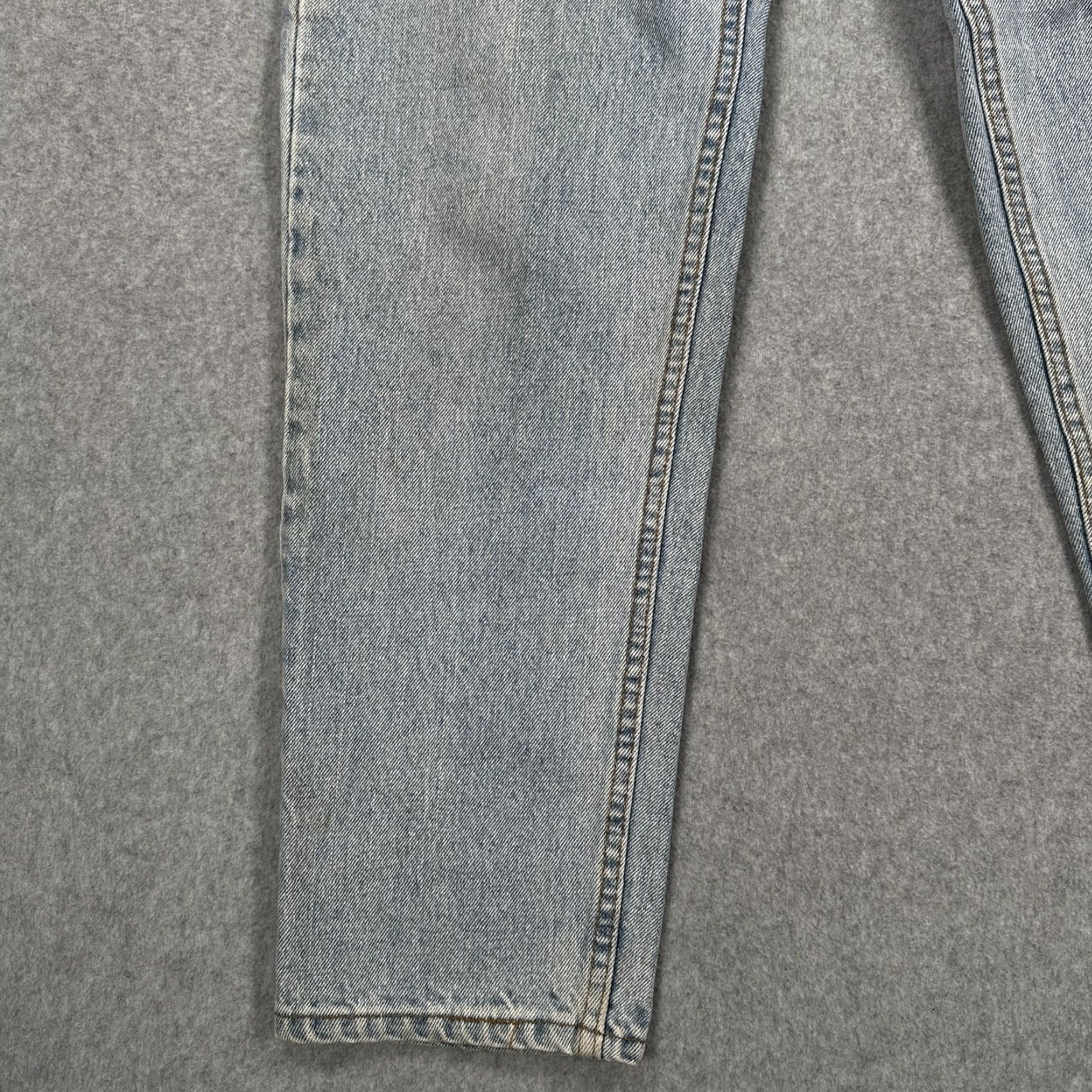 Levi's VINTAGE Levi's 550 Jeans Mens 34x32 Relaxed Fit Tapered Leg Made USA 90s Denim Blue Cotton 100% Relaxed Fit Mens 90s USA Denim Jeans Size US 34 / EU 50 - 5 Thumbnail