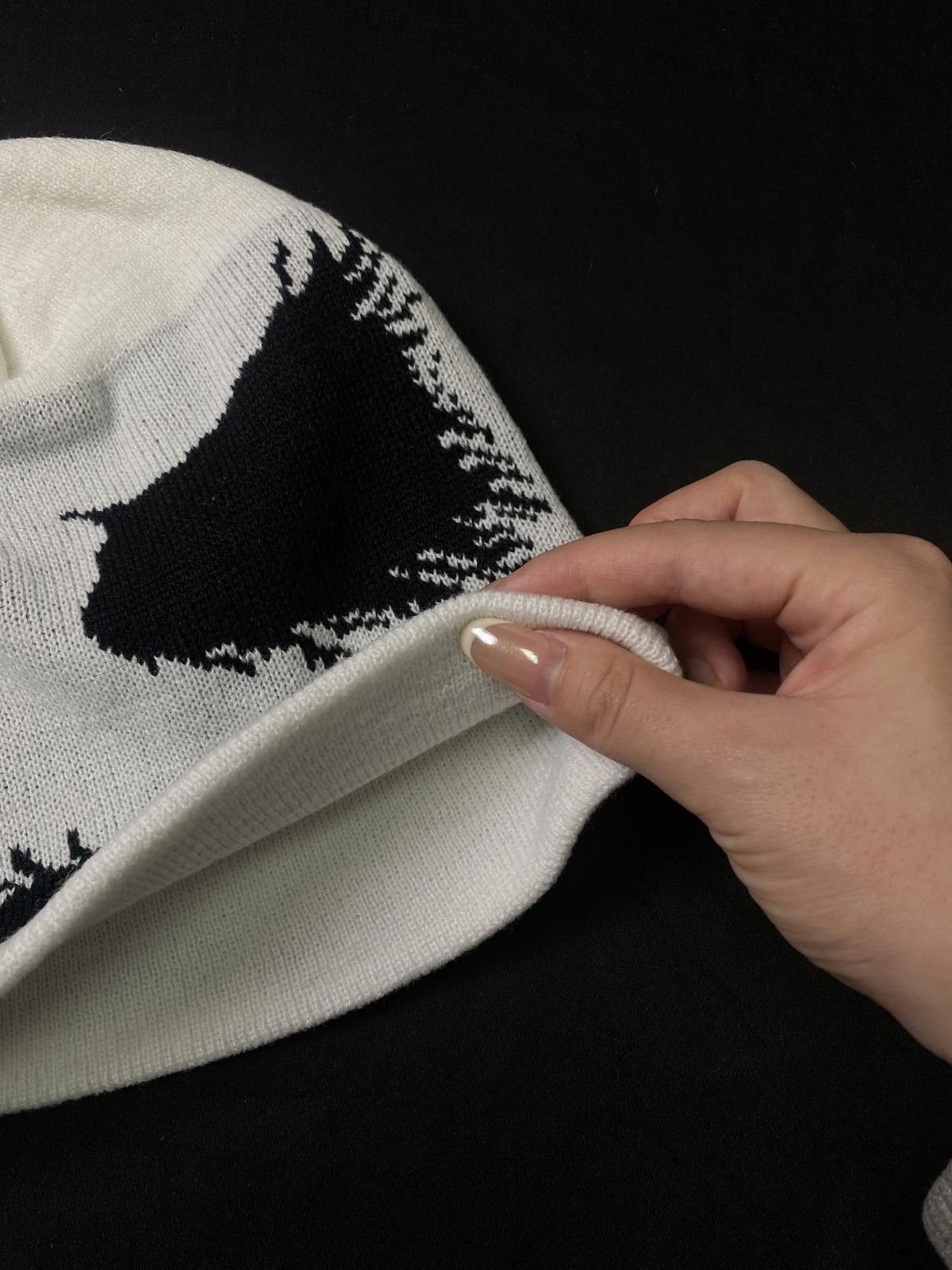 Japanese Brand Rare Black Distorted Face No Cuff Knit White Beanie OS Size ONE SIZE - 4 Thumbnail