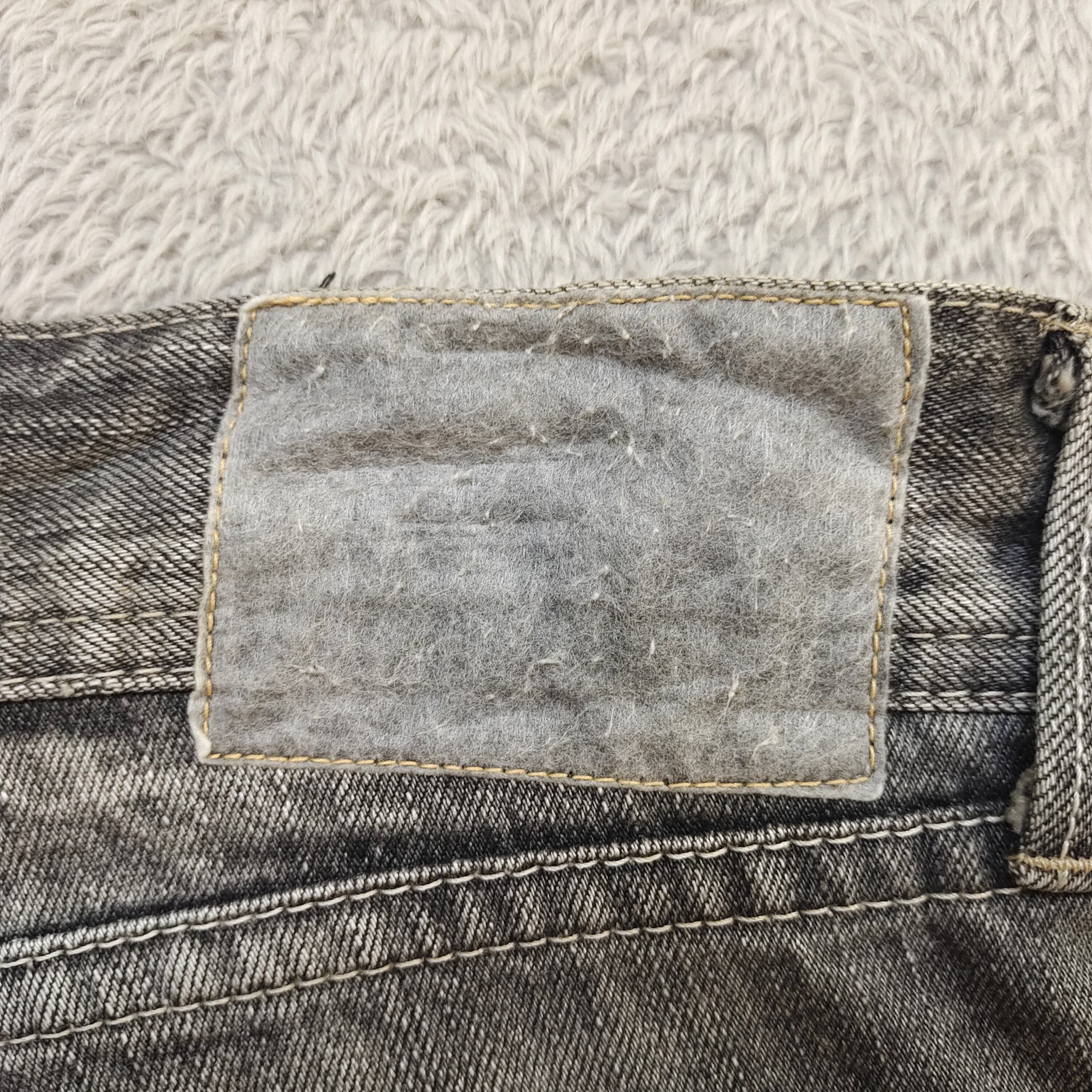 Vanquish Vintage Vanquish Gold Black Distressed Slim-Fit Jeans Size US 34 / EU 50 - 12 Thumbnail