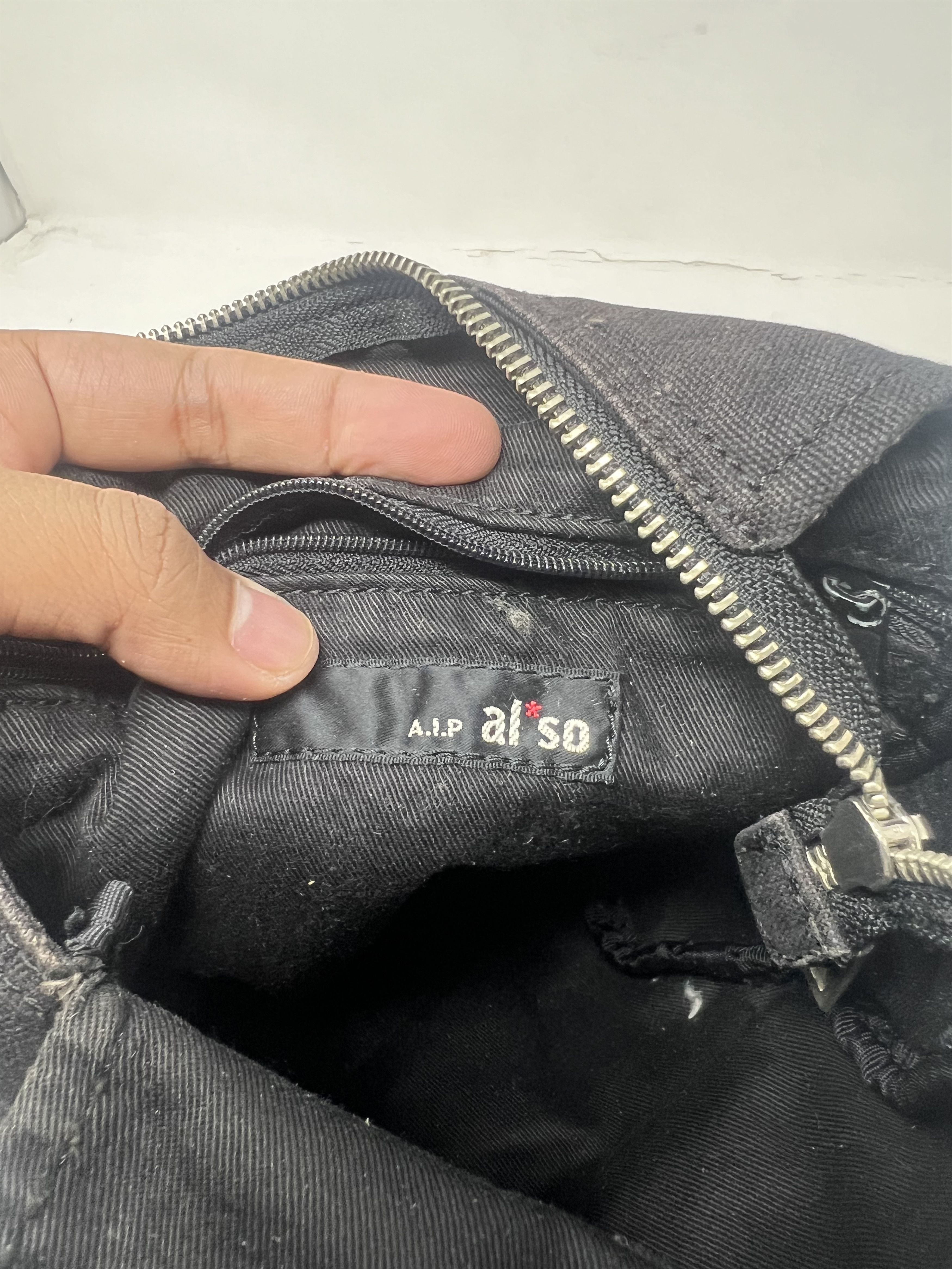 Japanese Brand American In Paris AIP Canvas Crossbody Bag Size ONE SIZE - 18 Thumbnail