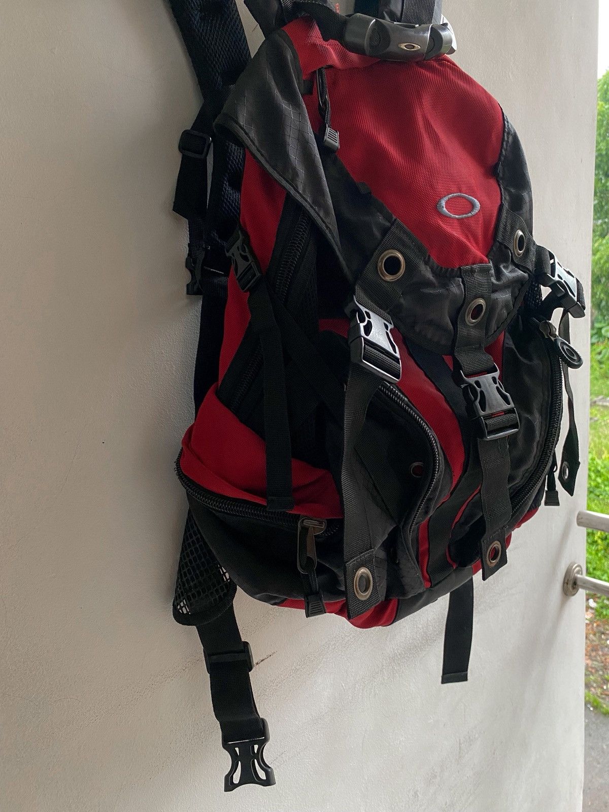 Oakley Vtg Oakley Backpack Size 30 - 6 Thumbnail