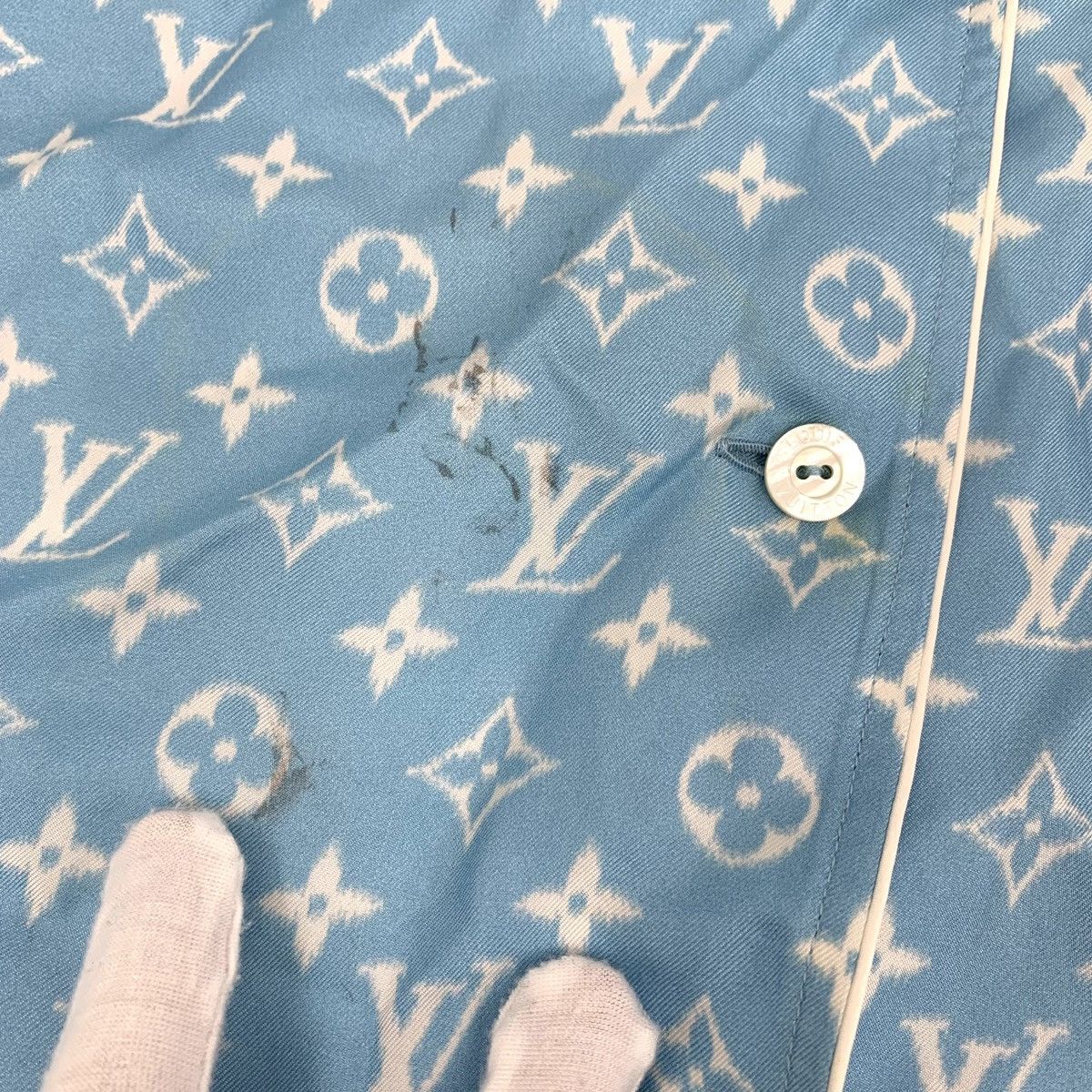 Louis Vuitton Louis Vuitton Monogram Silk Short Sleeve Shirt K26WX Size S / US 4 / IT 40 - 8 Thumbnail