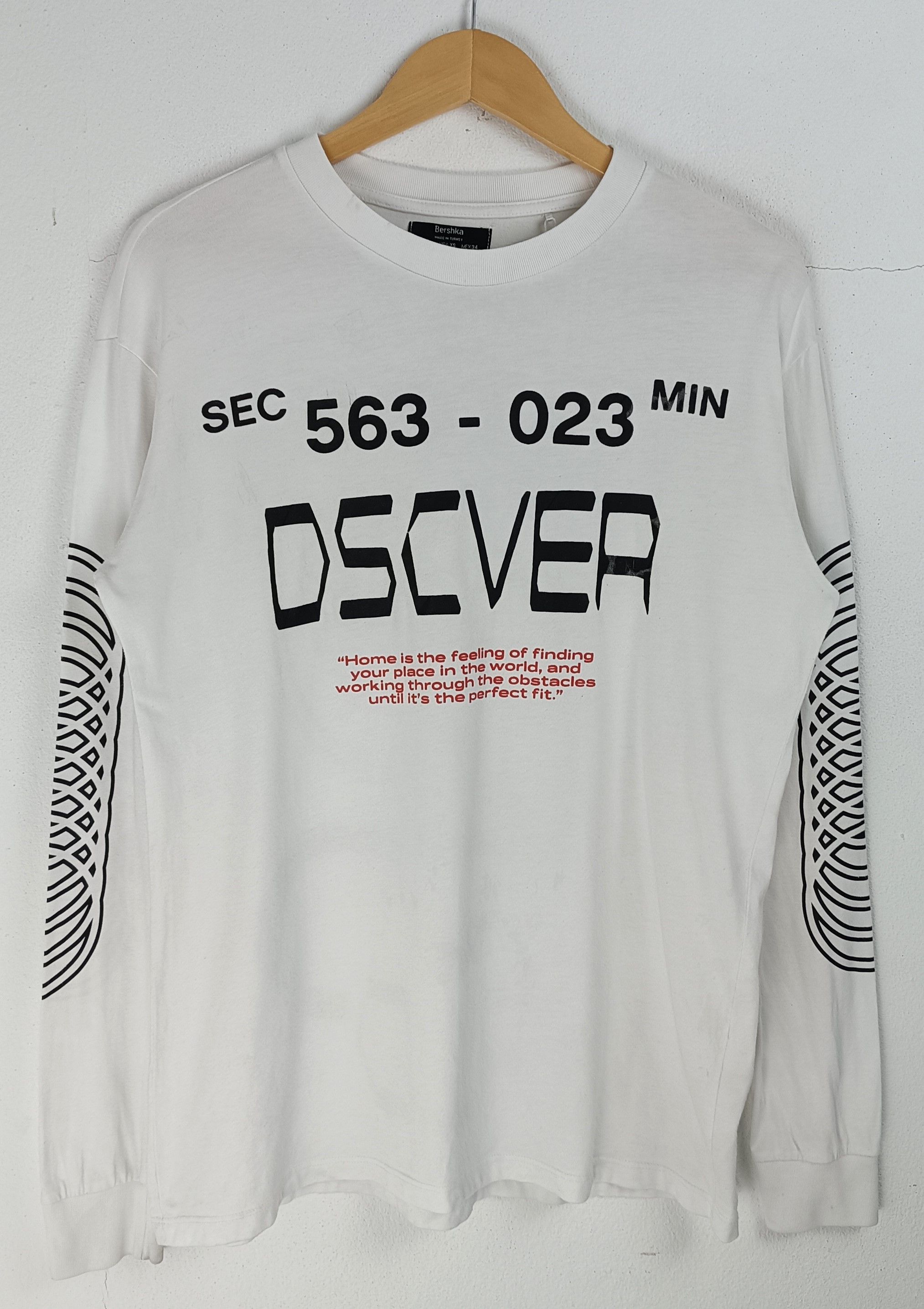 Japanese Brand VINTAGE BERSHKA DISCOVERY RARE DESIGN NASA SPACE TEE Size US M / EU 48-50 / 2 - 3 Thumbnail