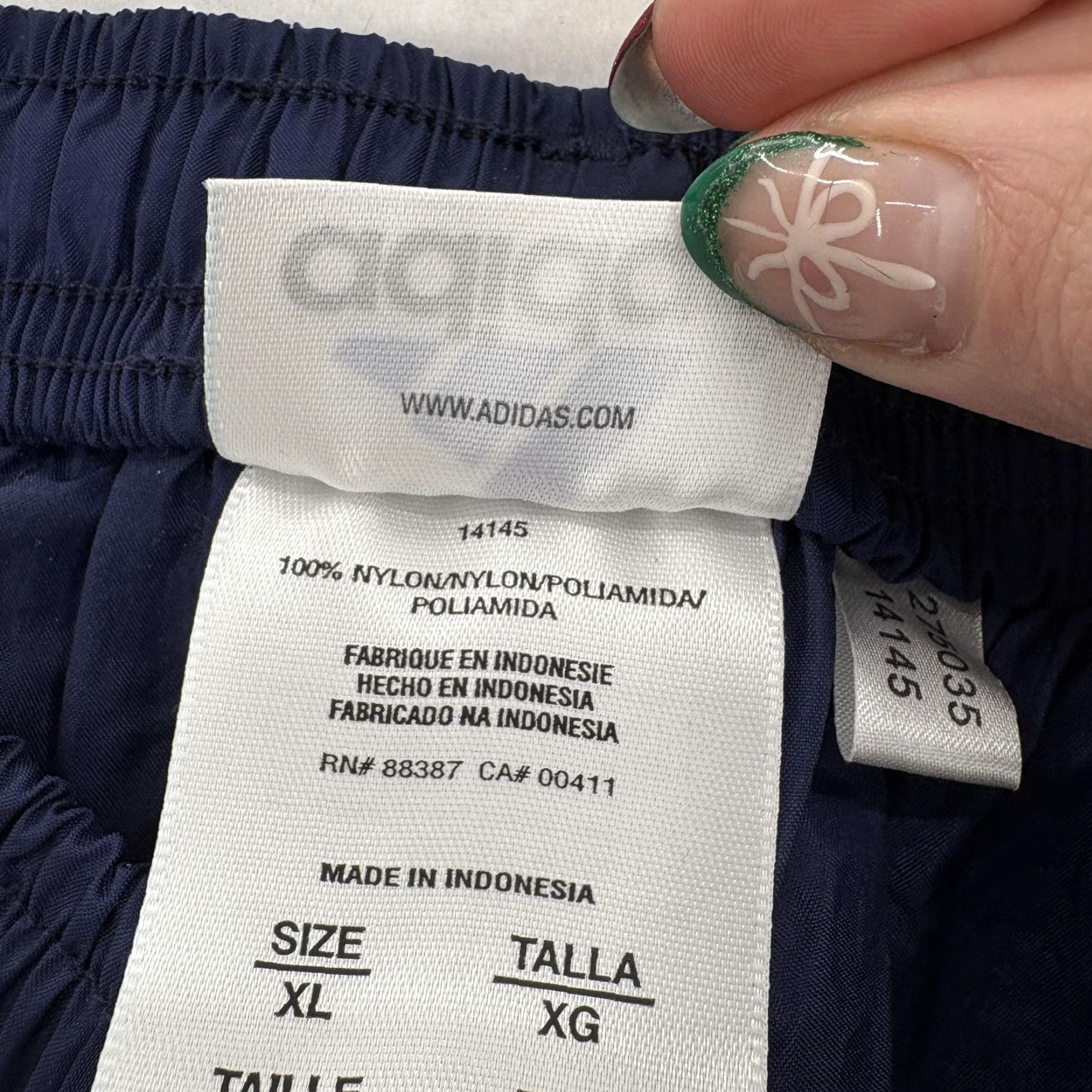Adidas VINTAGE Adidas Track Pants Womens XL Blue 3 Stripe Nylon Lightweight Unlined Gym Running & Training Women's XL Blue 3S Striped Pants Size 40" / US 18 - 6 Thumbnail