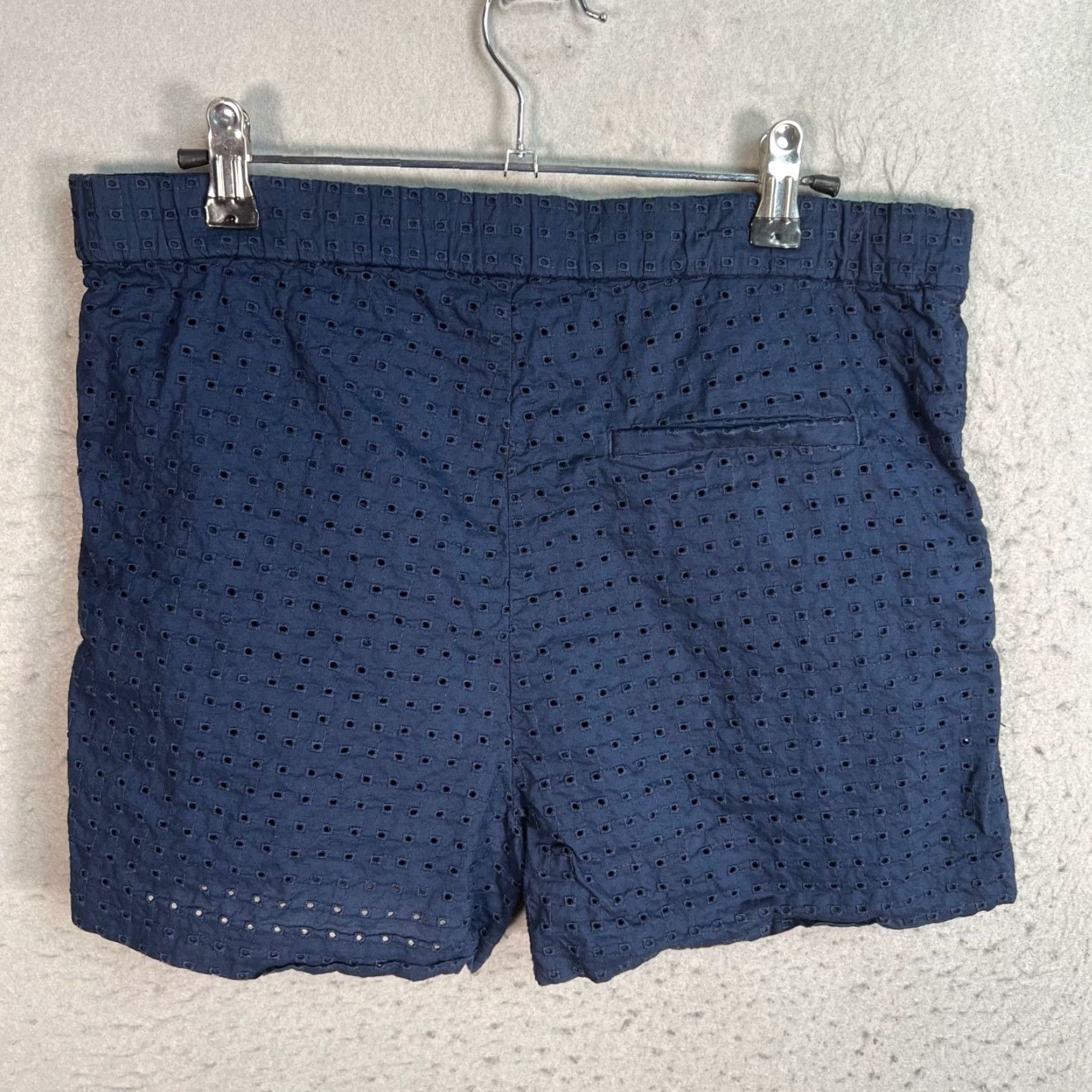 Uniqlo Uniqlo Womens Shorts Size Small Navy Eyelet Cotton Size 28" / US 6 / IT 42 - 2 Thumbnail
