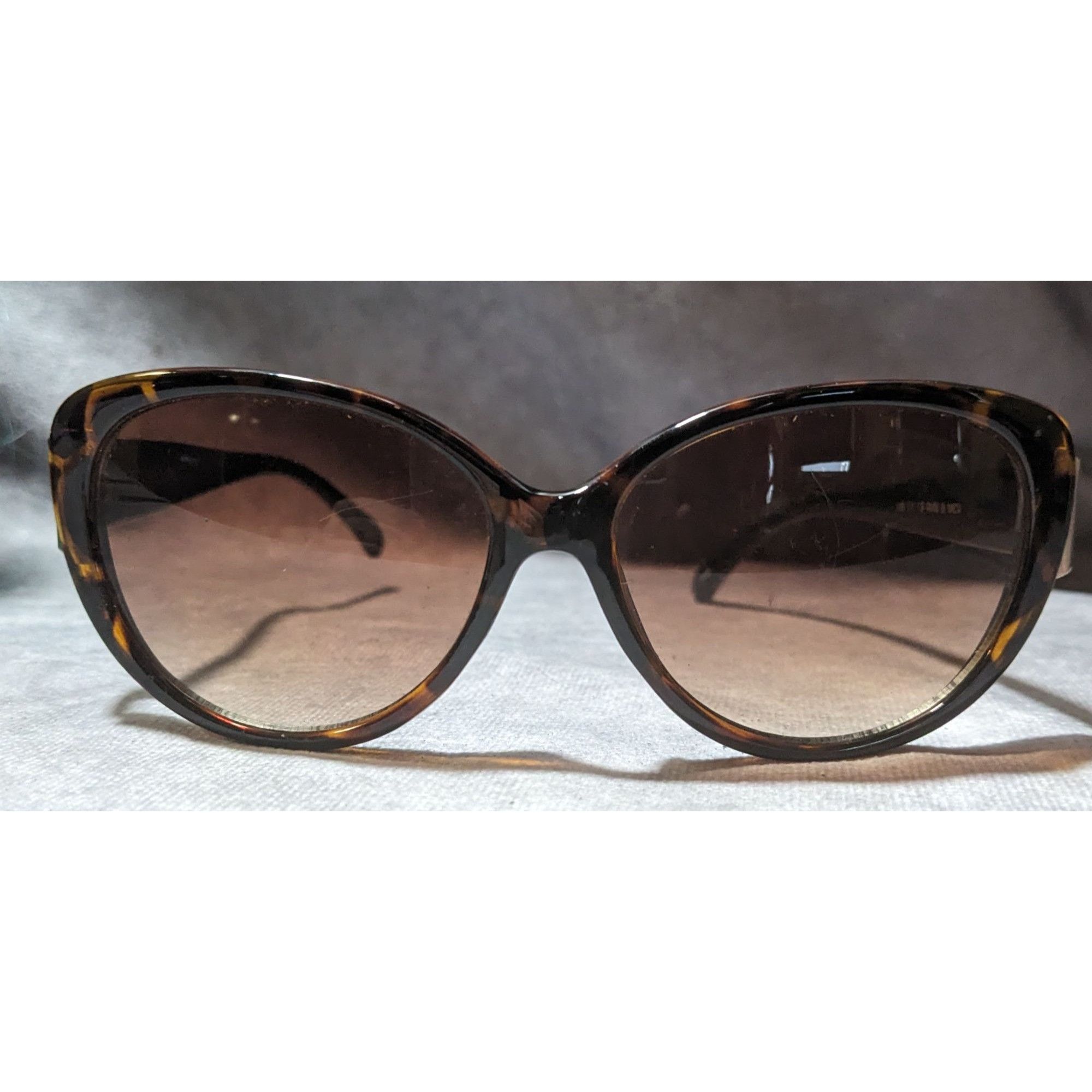 Other Retro Revlon Tortoise Shell And Leopard Print Sunglasses Size ONE SIZE - 1 Thumbnail