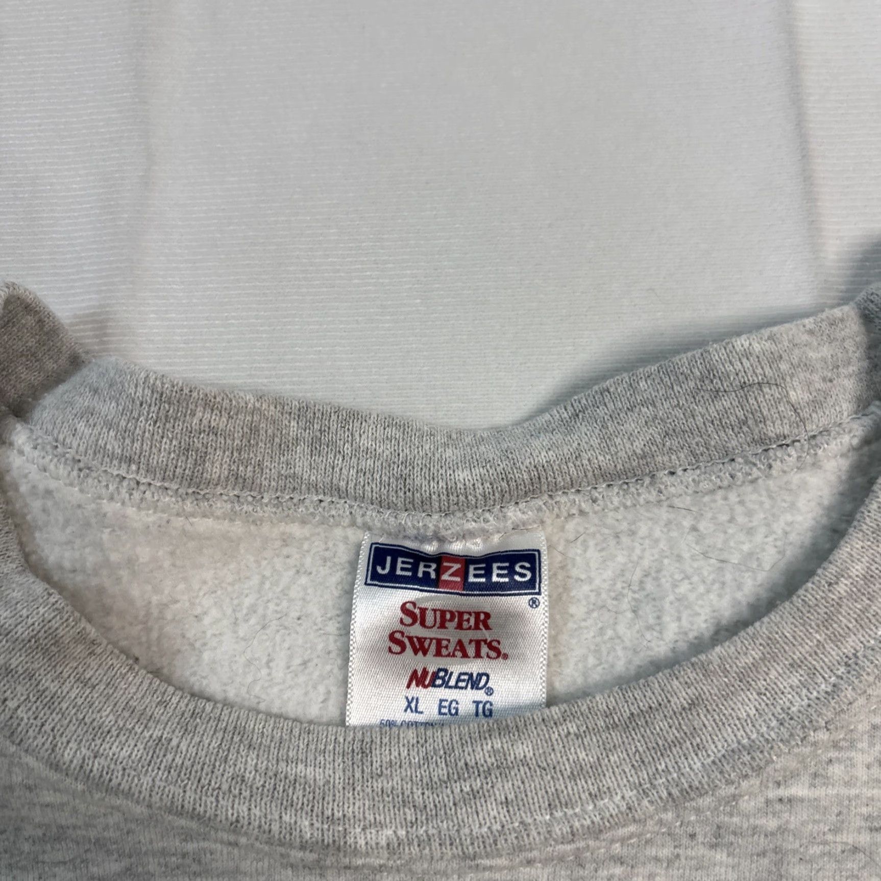 Jerzees VINTAGE Jerzees Super Sweater Crewneck Wolf Gray XL Cropped Women Crew Neck Pullover Sweatshirt Gr ay XL Women’s 00 Size XL / US 12-14 / IT 48-50 - 3 Thumbnail