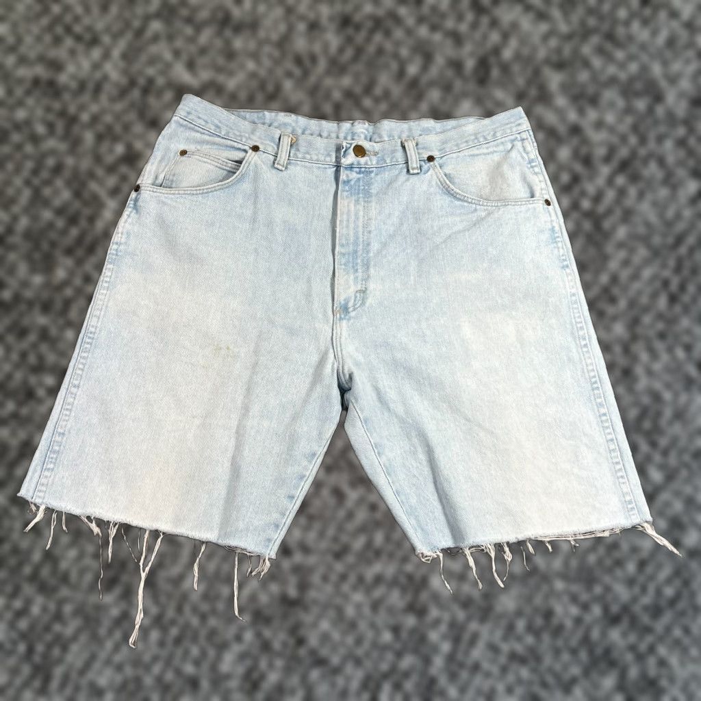 Wrangler VINTAGE Wrangler Men’s Denim Shorts Casual Bermuda Relaxed Fit Size 38 Blue 80s 90s Grunge Size US 38 / EU 54 - 1 Thumbnail