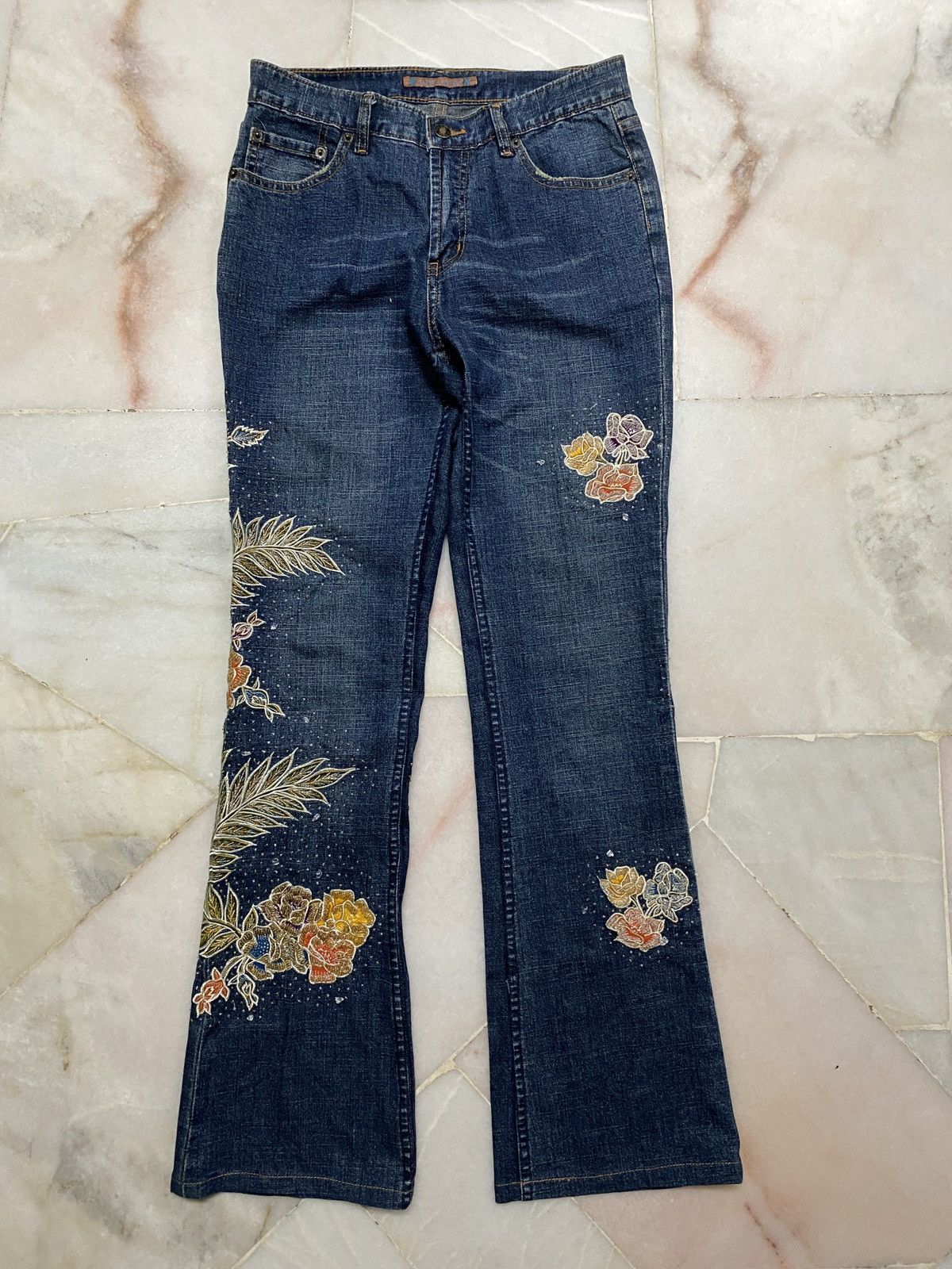 Japanese Brand Flared Japanese Art Denim Embroidered Floral Design Rare Size US 29 - 4 Thumbnail