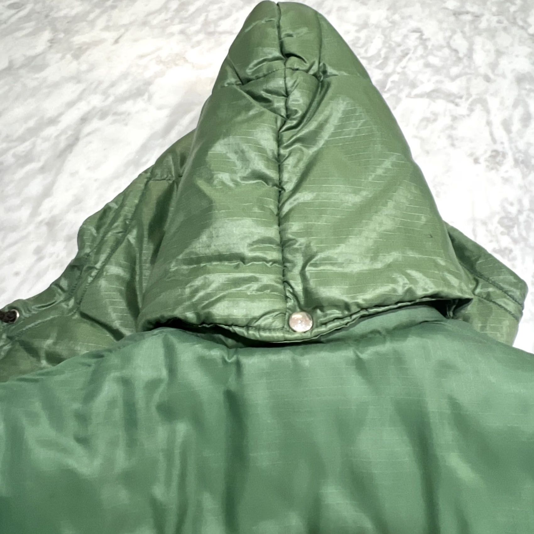 Vintage VINTAGE Frostline Kit Puffer Down Jacket Men S Green Hooded Nylon Zip Short 90s Outdoor Winter Size US S / EU 44-46 / 1 - 7 Thumbnail