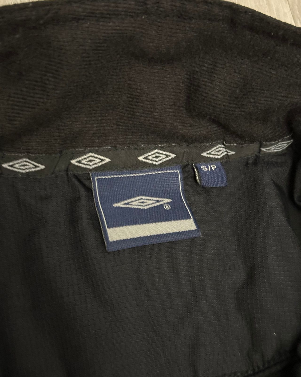Umbro Vintage Umbro Quilted Long Winter Black Jacket - Size Small Size US S / EU 44-46 / 1 - 9 Thumbnail