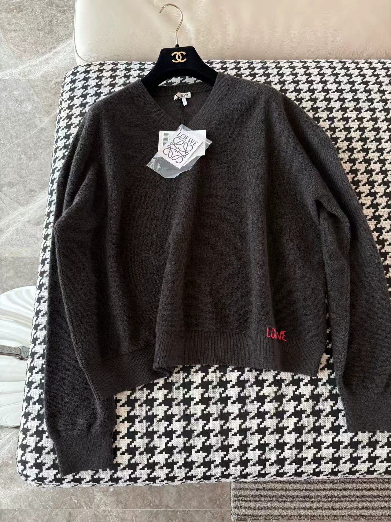 Loewe Loewe 26 Red Letter Embroidered Terry Knit Sweater S Size S / US 4 / IT 40 - 1 Thumbnail