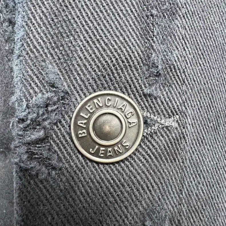Balenciaga Balenciaga Buddhist Scripture Destroyed Denim Jacket Size US M / EU 48-50 / 2 - 4 Thumbnail