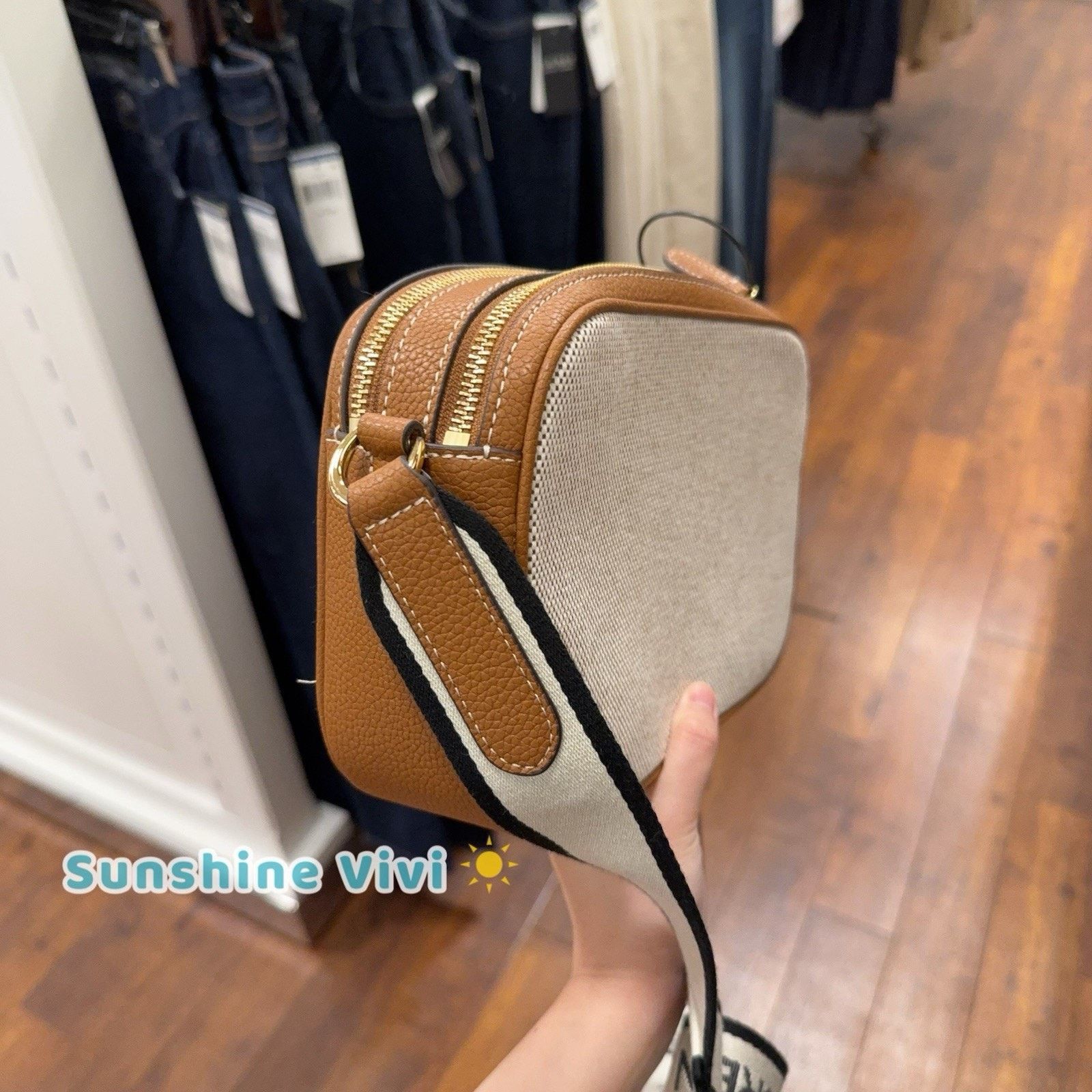 Lauren Ralph Lauren NWT Lauren Ralph Lauren Carrie Pebble Crossbody Bag Tan Size ONE SIZE - 5 Thumbnail