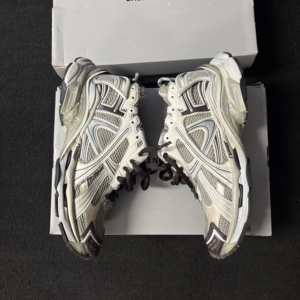 Balenciaga Balenciaga Runner Beige Brown Size US 12 / EU 45 - 9 Thumbnail