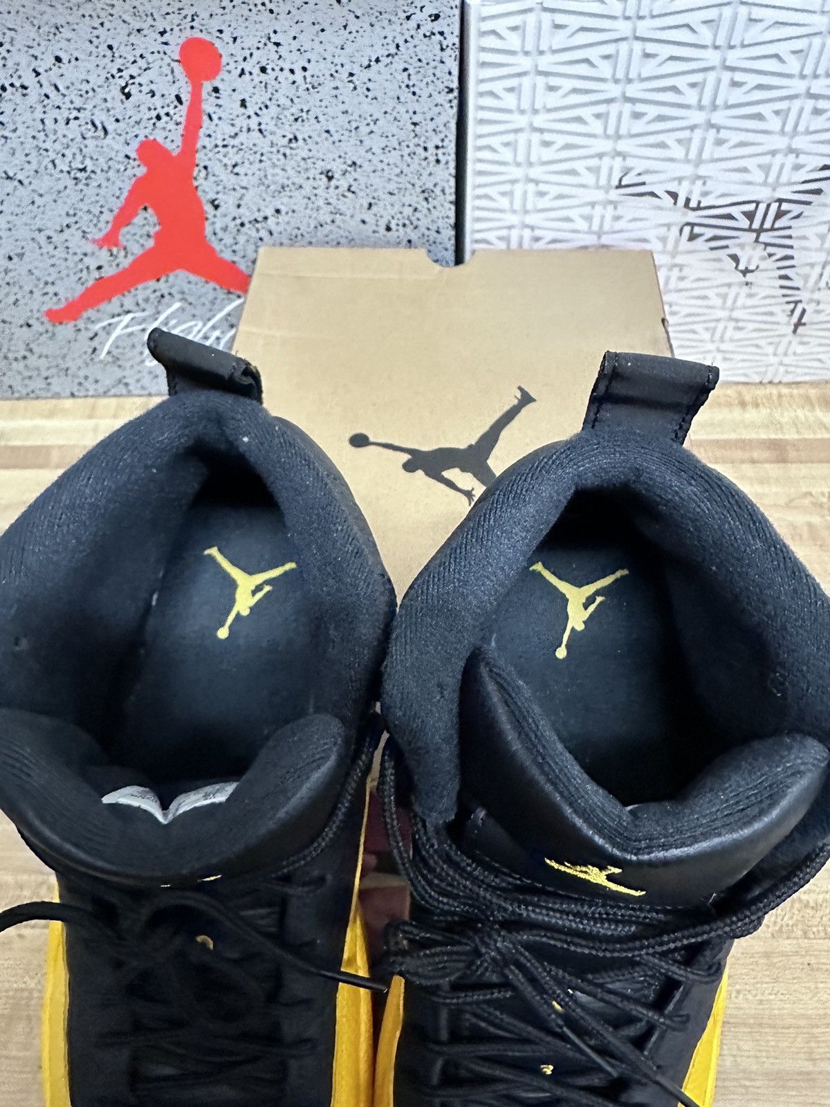Jordan Brand × Nike Nike Air Jordan 12 XII Retro University Gold 2020 Size US 10 / EU 43 - 7 Thumbnail