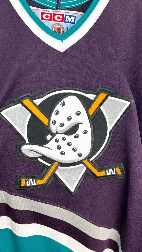 NHL Vintage CCM NHL Anaheim Mighty Ducks Hockey Jersey Size US XL / EU 56 / 4 - 6 Thumbnail