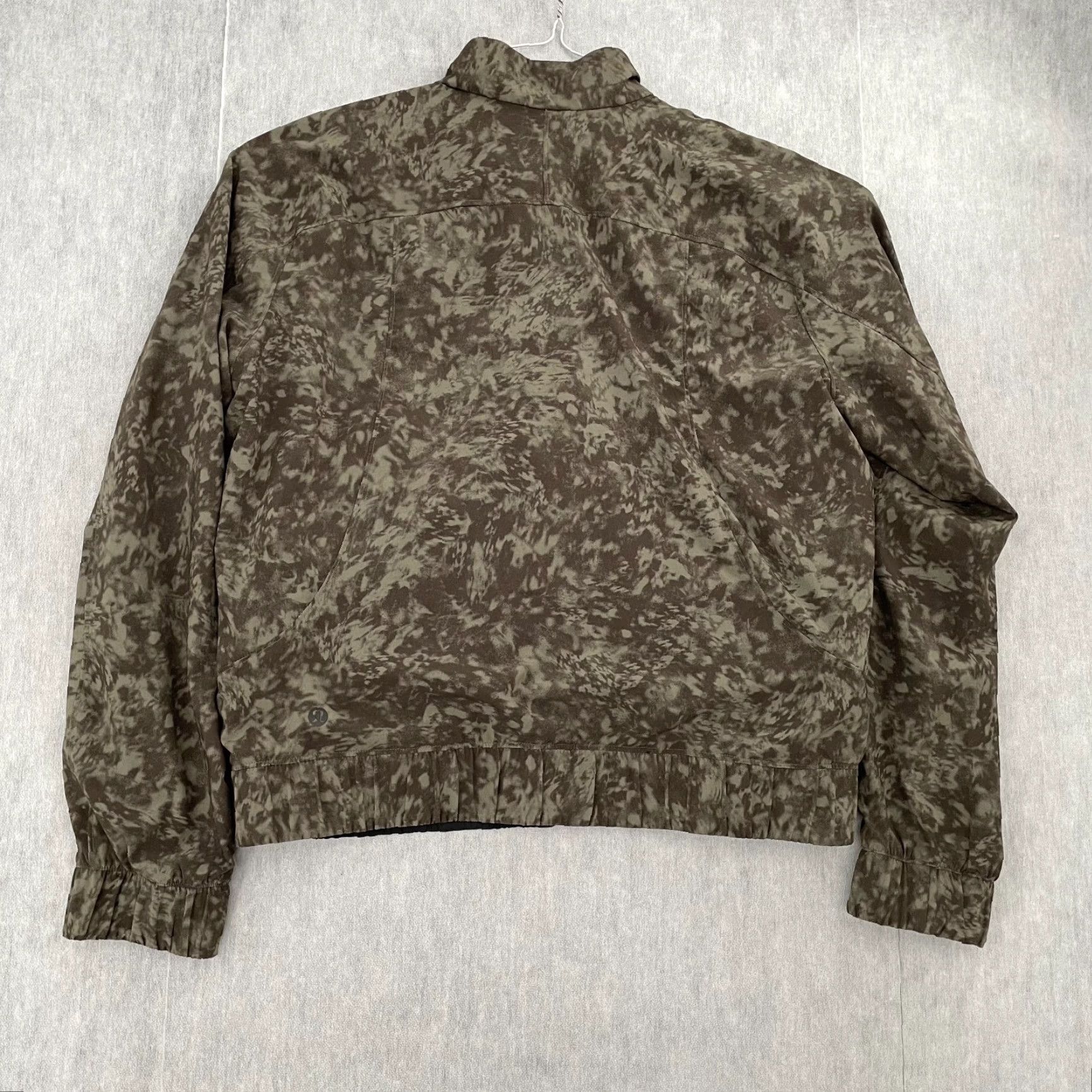 Lululemon Lululemon Jacket 6 Black Green Reversible Full Zip Bomber Active Ladies Womens Size M / US 6-8 / IT 42-44 - 3 Thumbnail