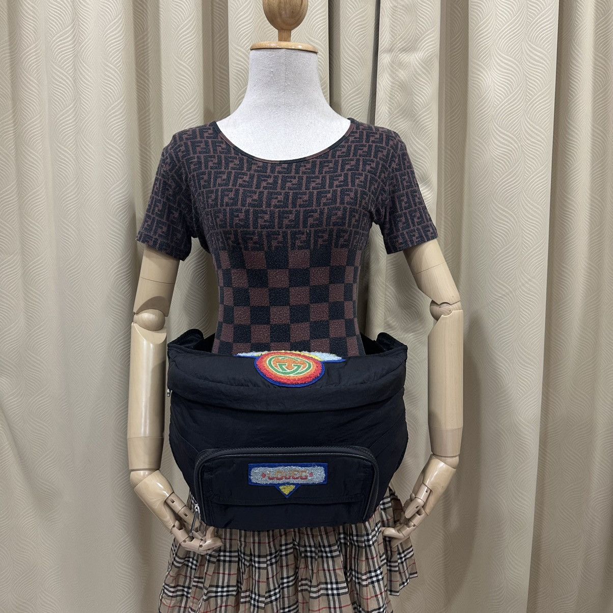 Gucci GUCCI BLACK NYLON TERRY CLOTH 80s LOGO PATCH WAIST BAG 29 Size ONE SIZE - 1 Thumbnail