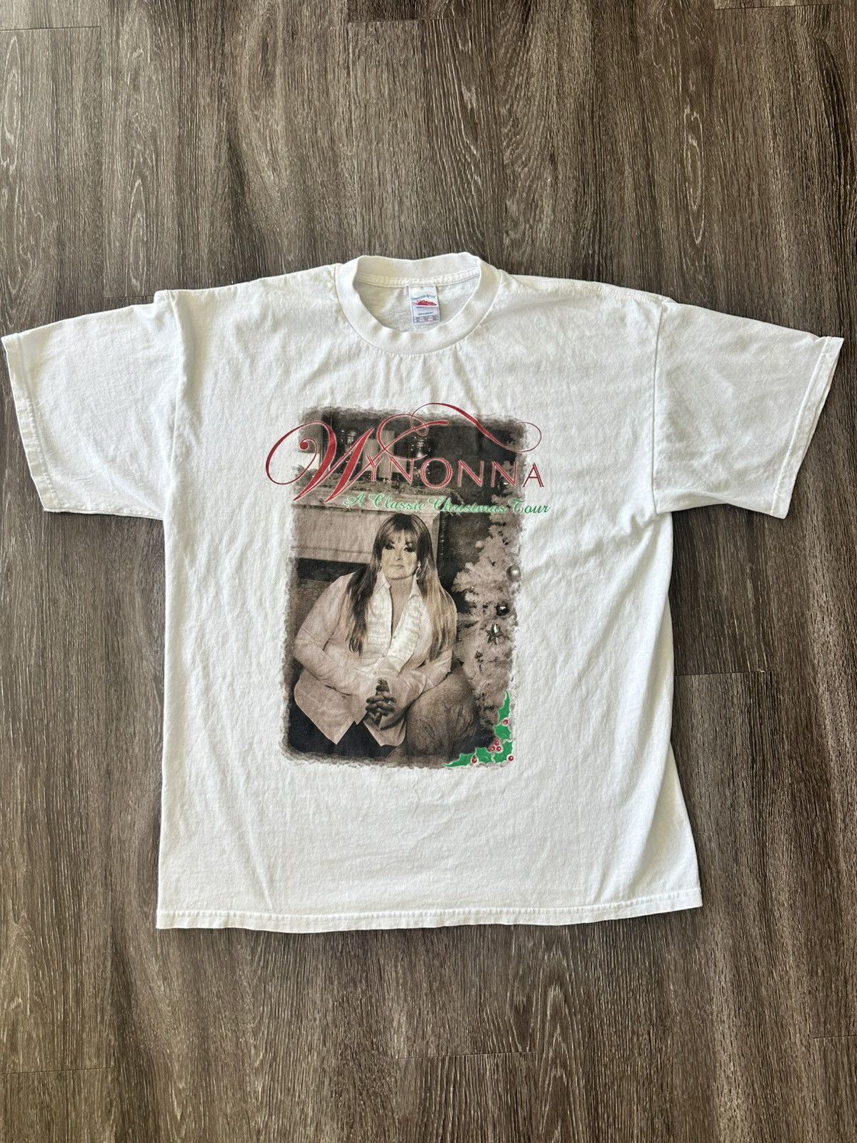 Vintage Wynonna Judd 2007 Christmas Vintage Tee Size US XL / EU 56 / 4 - 1 Thumbnail