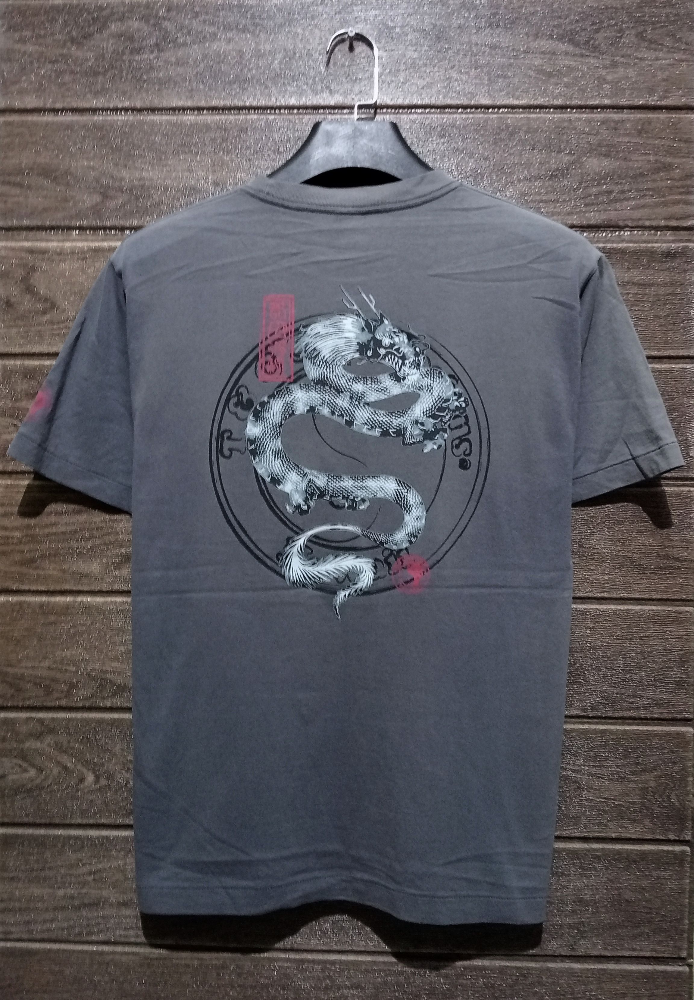 Vintage Vintage '90s Single Stitch T&C Surf Design Hawaii Dragon Tee Size US M / EU 48-50 / 2 - 1 Thumbnail