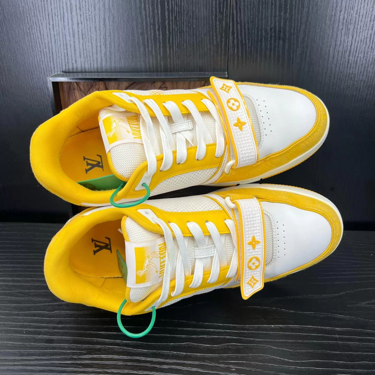 Louis Vuitton LV Trainer White Yellow Velcro 9.5/43.5 Size US 10.5 / EU 43-44 - 5 Thumbnail