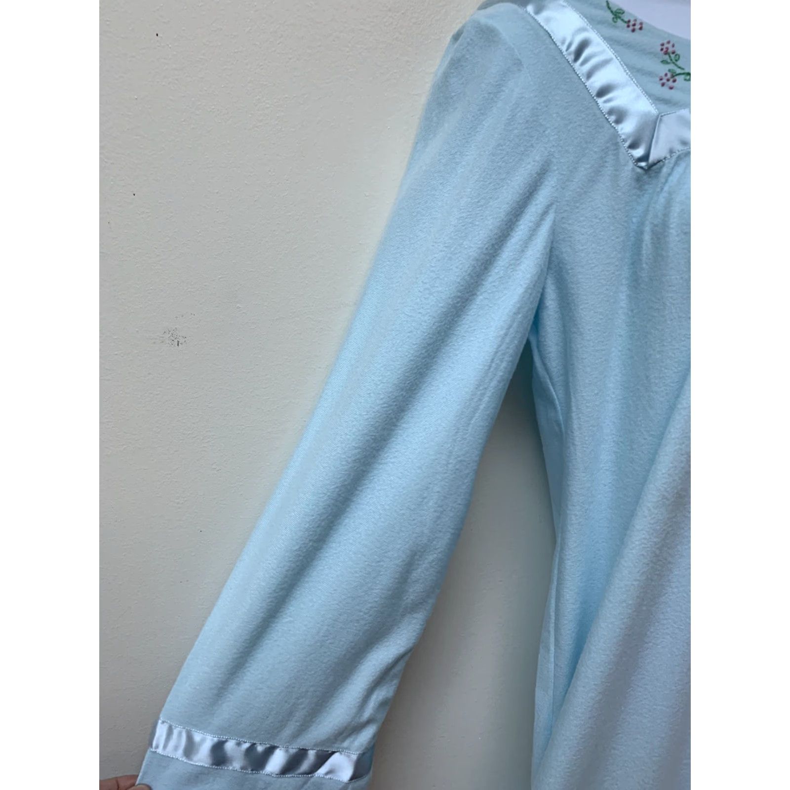 Vintage VINTAGE Character Nightgown Long Nylon Satin Embroidered Brushed Retro S USA NOS Blue S Womens Size ONE SIZE - 4 Thumbnail