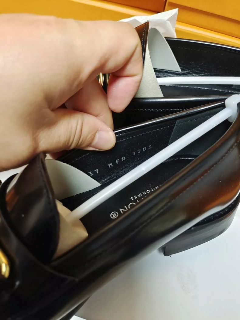 Louis Vuitton Louis Vuitton Black Leather Slip-On Loafers-2507 Size US 7 / IT 37 - 7 Thumbnail