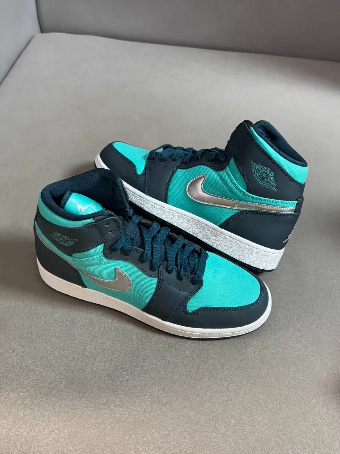 Nike Air Jordan 1 Lake Green Ｑ20 Size US 7 / EU 40 - 1 Thumbnail