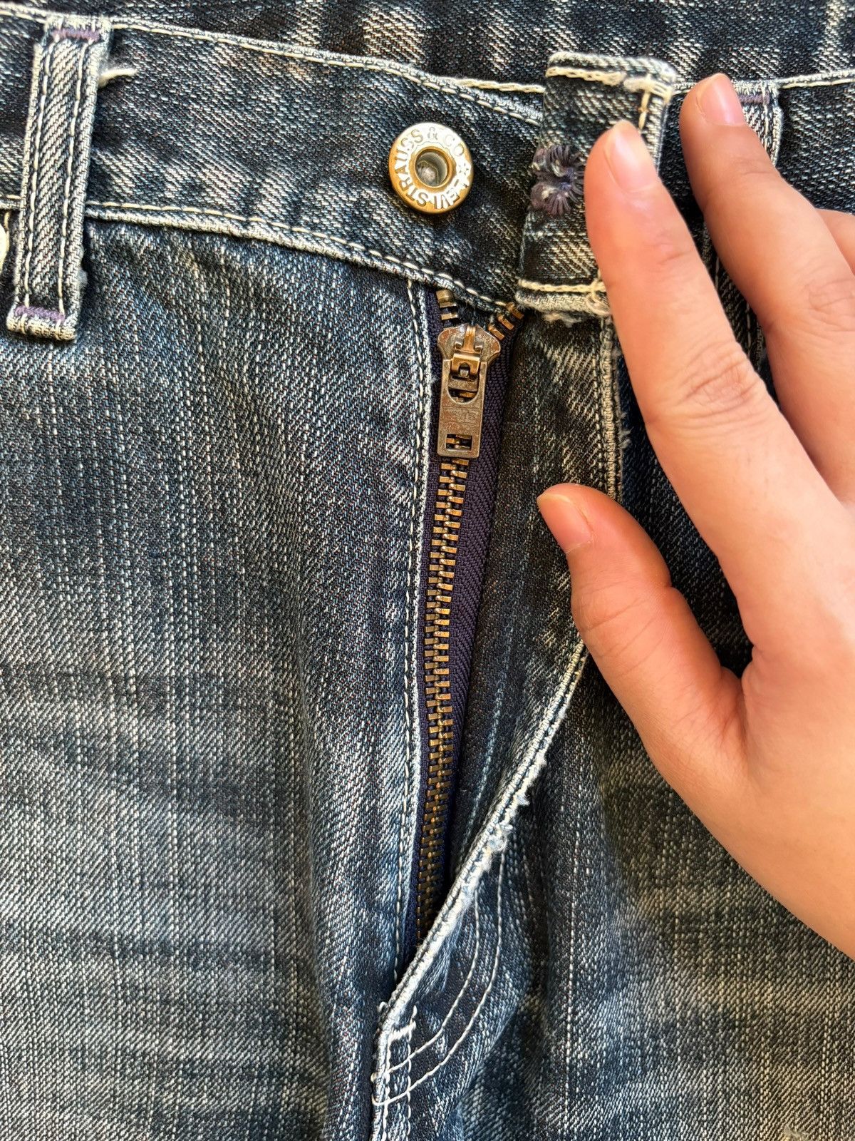 Levi's Vintage 90s Levis 507 Faded Wash Ripped Loose Baggy Jeans Size US 30 / EU 46 - 3 Thumbnail