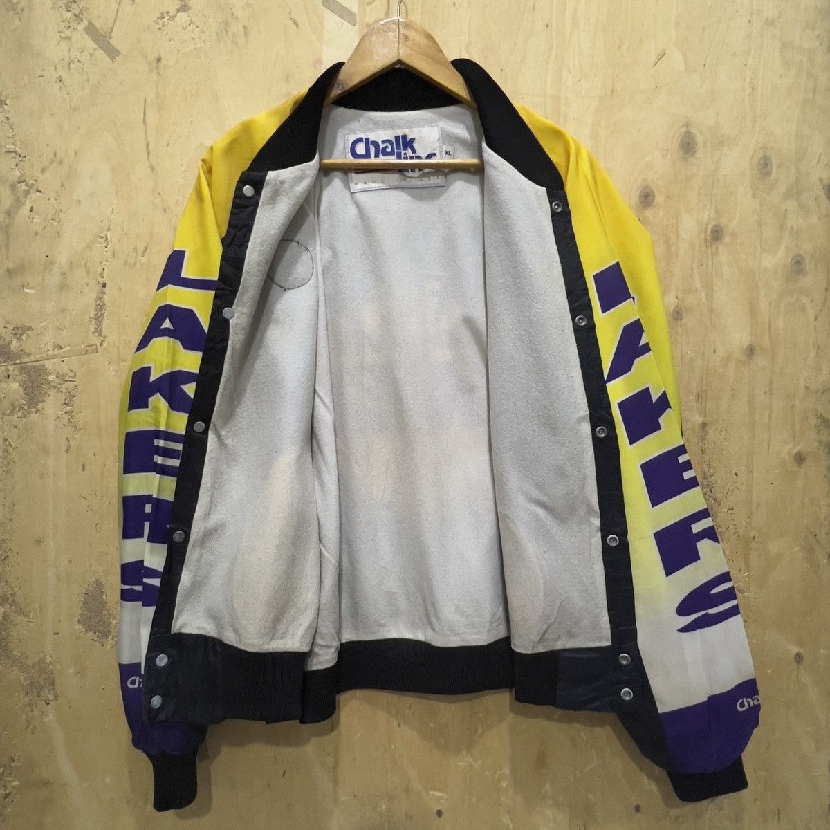 NBA Rare Vintage x Varsity Lakers Tag Chalk Line Size US XL / EU 56 / 4 - 9 Thumbnail