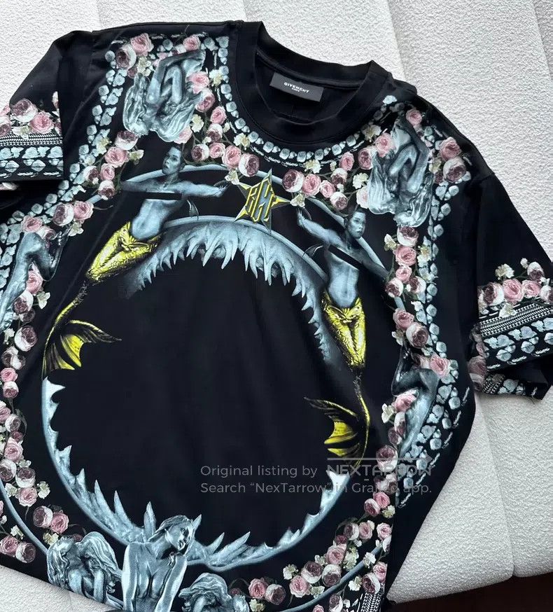 Givenchy Givenchy Virgin Mary shark mouth printed short sleeve T-sh Size US XS / EU 42 / 0 - 3 Thumbnail