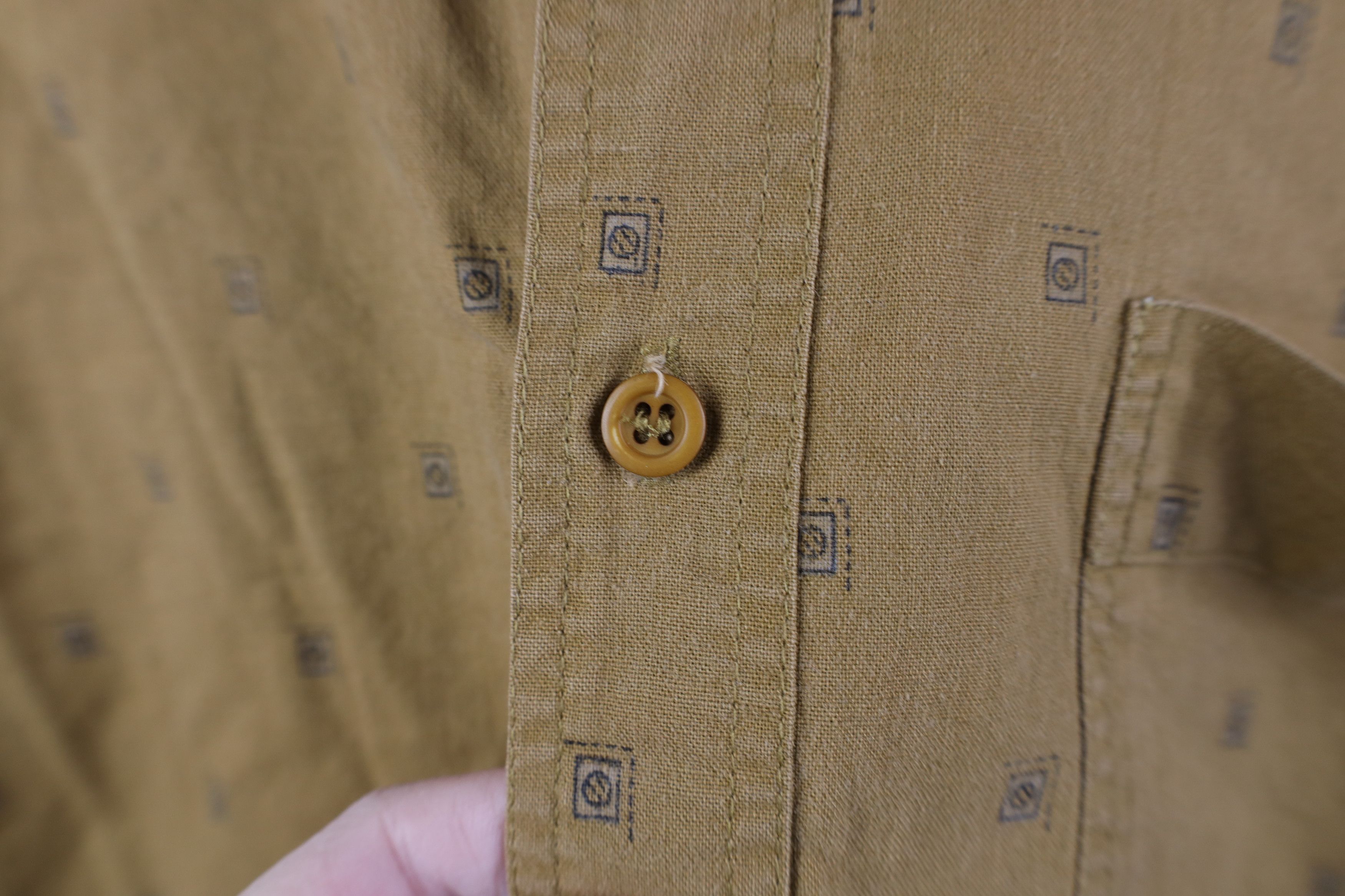 Vintage Vintage 90s Streetwear Geometric Collared Button Down Shirt Size US M / EU 48-50 / 2 - 6 Thumbnail