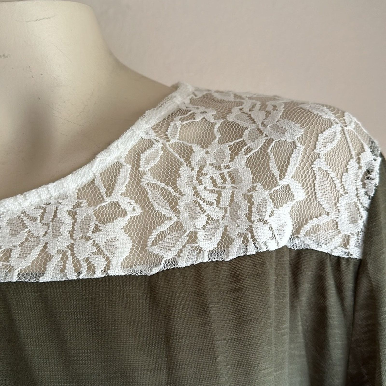& Other Stories Women’s XL lace top green NwT Size XL / US 12-14 / IT 48-50 - 2 Thumbnail