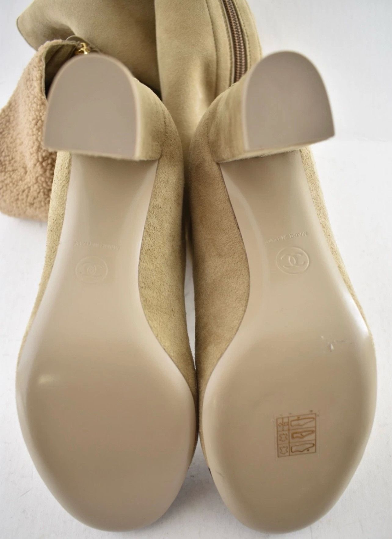 Chanel Chanel 24K Shearling Fur Logo Knee High Block Heel Boot 37.5 Size US 7.5 / IT 37.5 - 25 Thumbnail