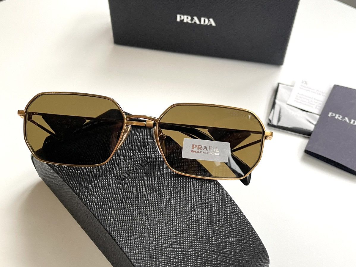 Luxottica × Prada × Streetwear Prada Symbole sunglasses PR