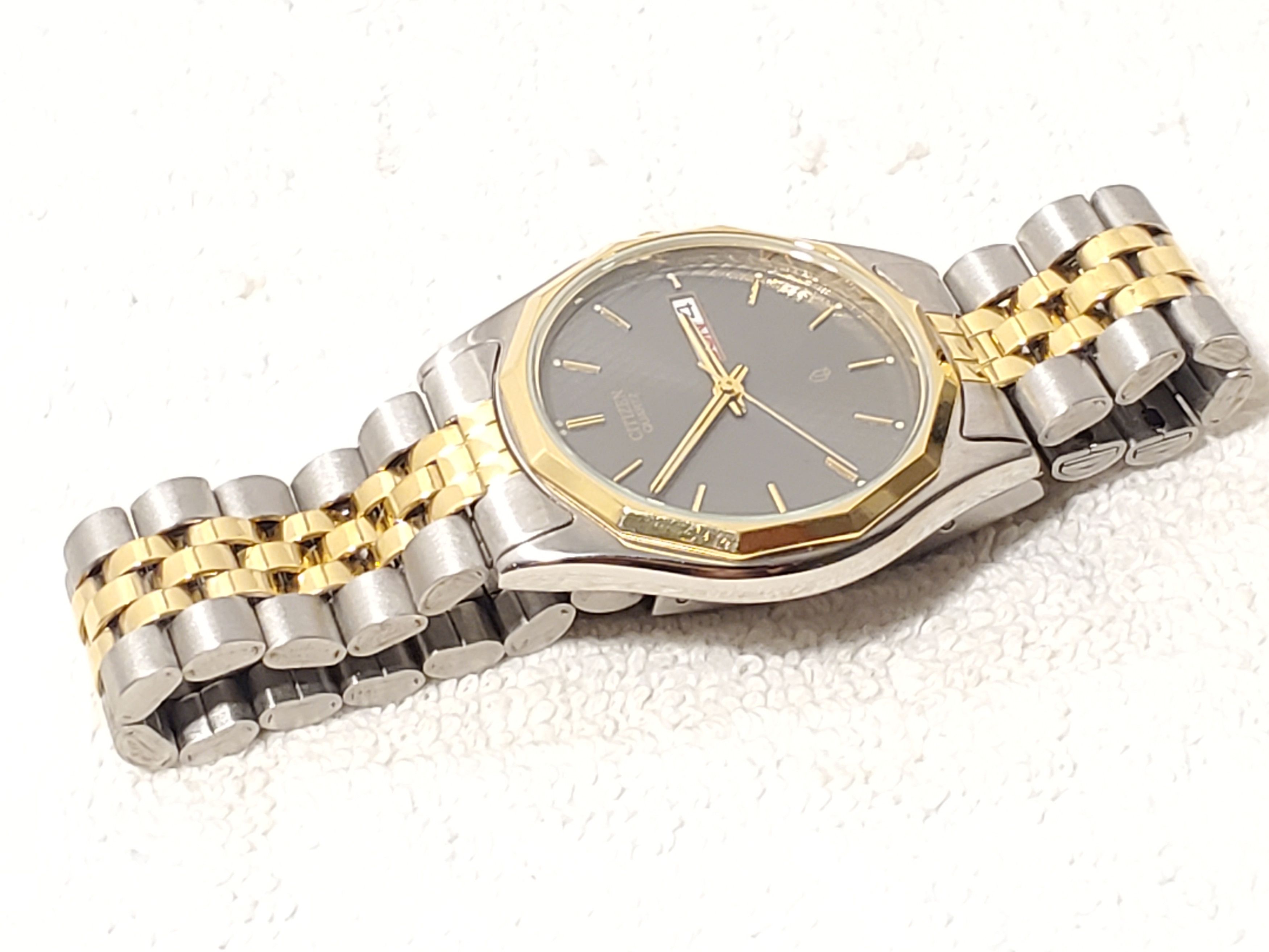 Citizen Vintage Citizen CQ Men’s Gray Dial Day Date S Steel Watch Size 36 - 4 Thumbnail