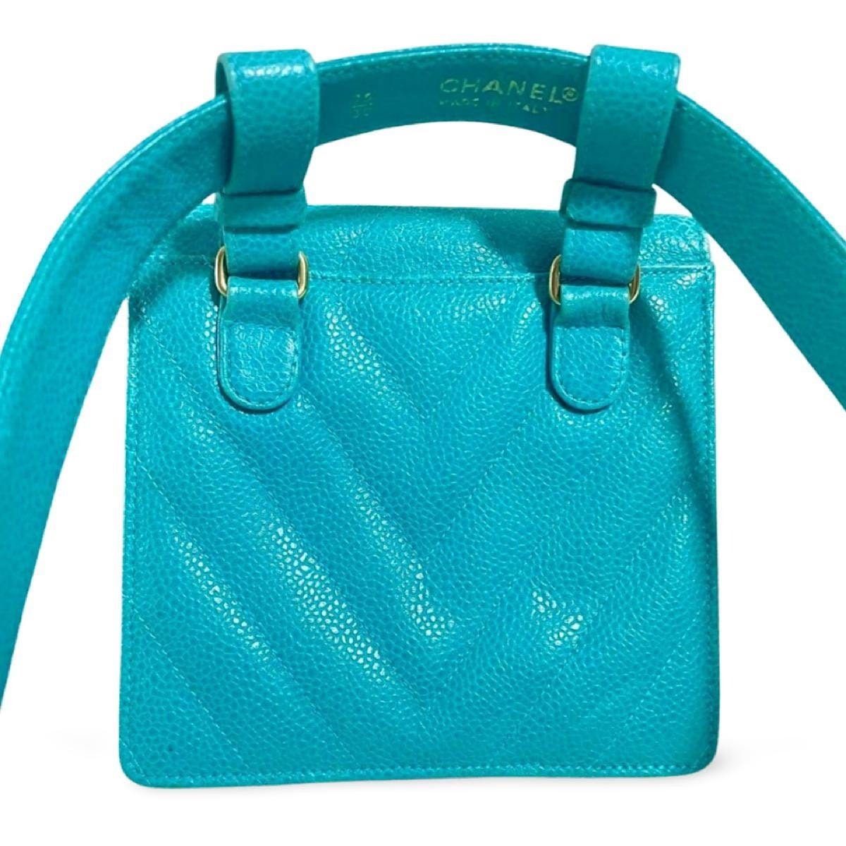 Chanel Vintage CHANEL blue caviar v stitch, chevron fanny pack. Size ONE SIZE - 2 Thumbnail