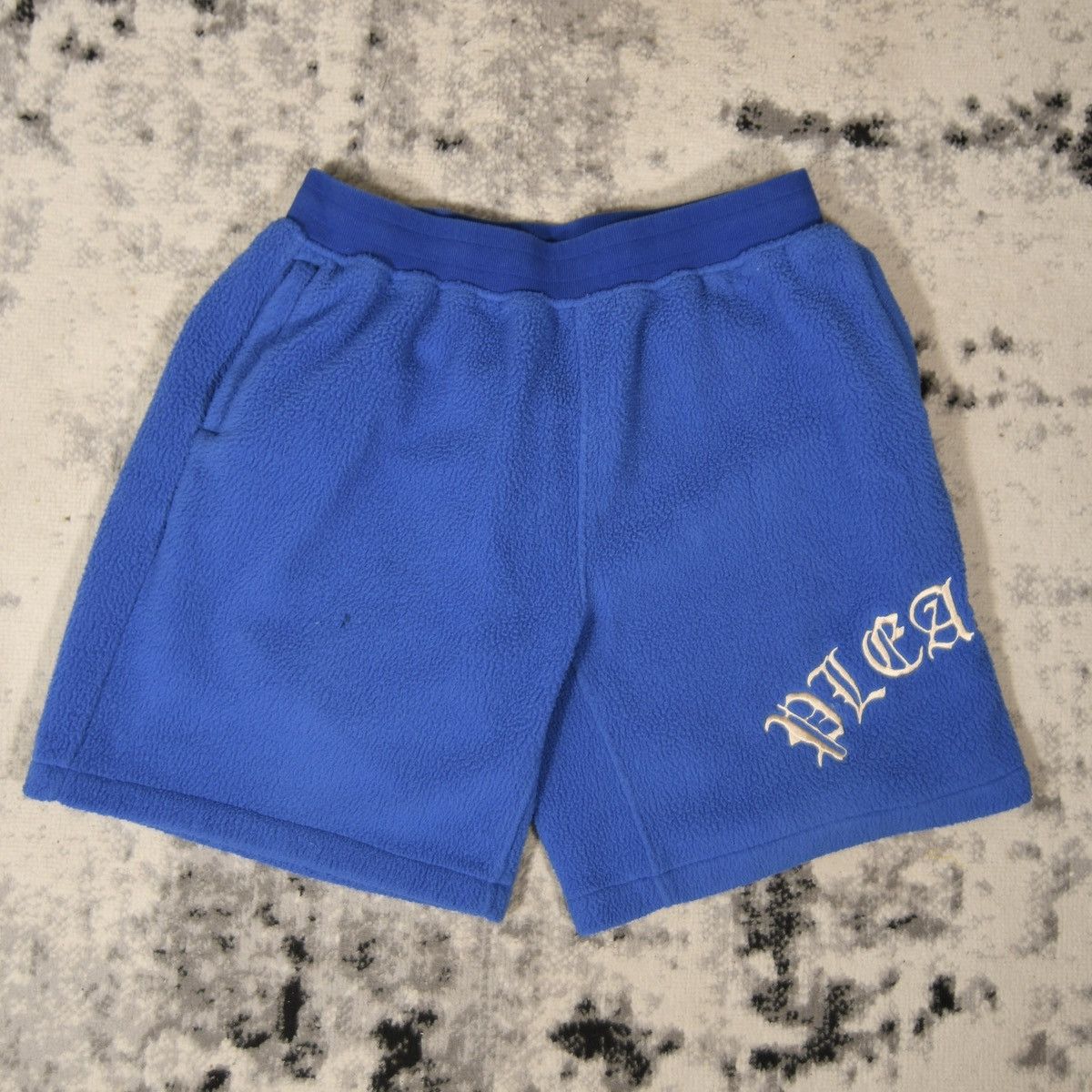 Pleasures Y2K Pleasures Mars Sherpa Shorts Size US 38 / EU 54 - 1 Thumbnail