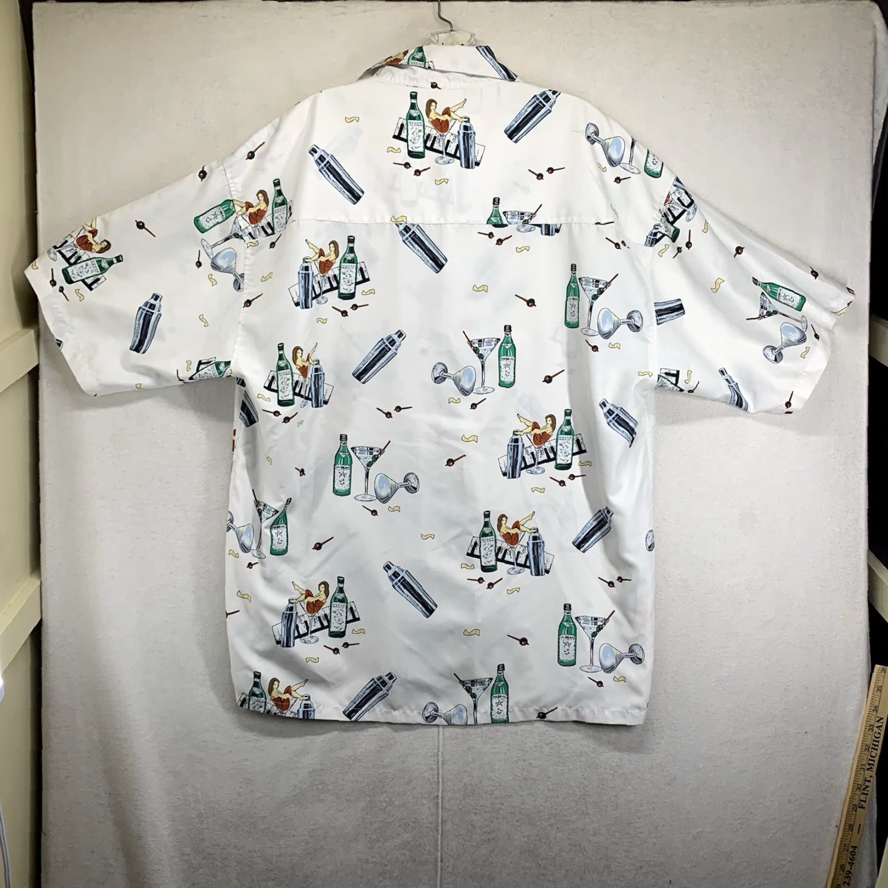 Vintage VINTAGE Coconut Pier Shirt Mens Button-Down L White Graphic Print Pin Up Girl Dry Martini Drinks Casual Travel Size US L / EU 52-54 / 3 - 2 Thumbnail