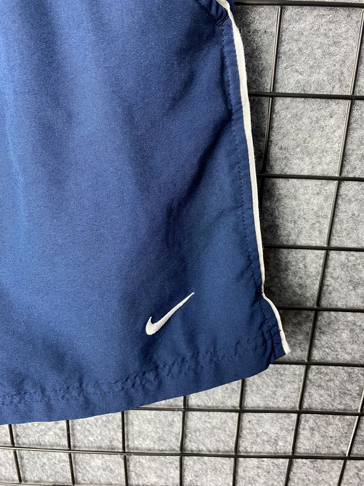 Nike × Vintage Nike Vintage Sportswear Swoosh Logo Shorts Size L Size US 34 / EU 50 - 3 Thumbnail