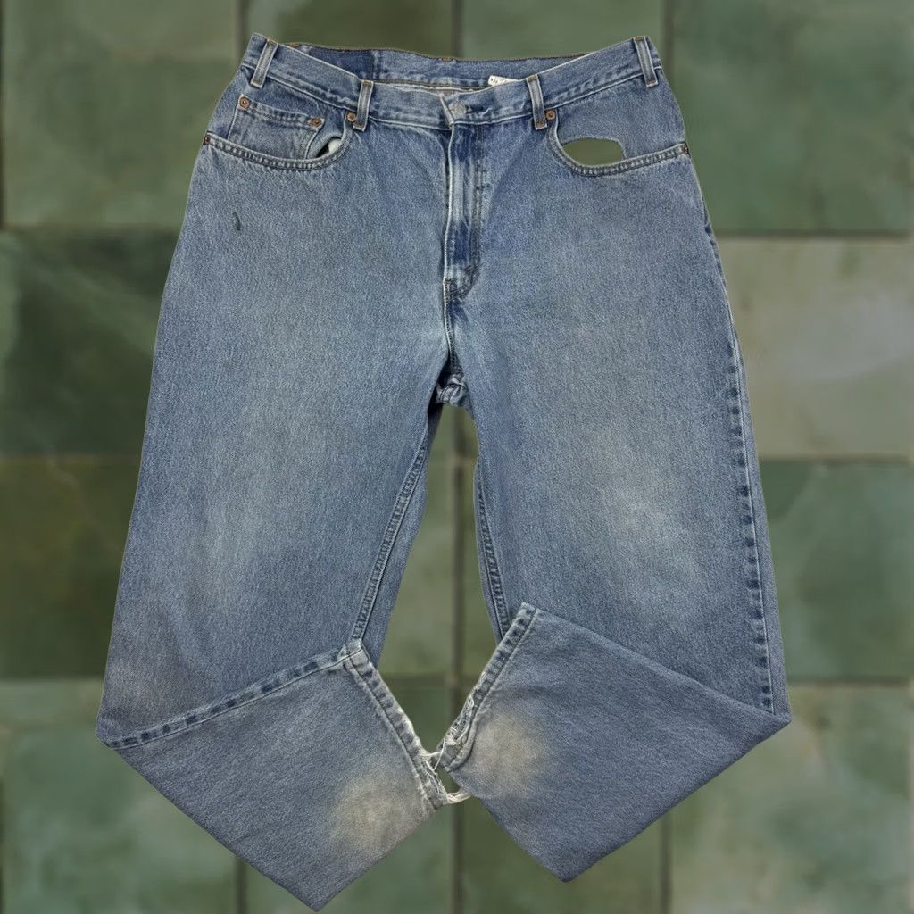 Levi's Vintage Levi'S 560 Jeans Adult Men Blue 38x30 Fit Relaxed Tapered Worn Stains 90s Y2K Size US 38 / EU 54 - 1 Thumbnail