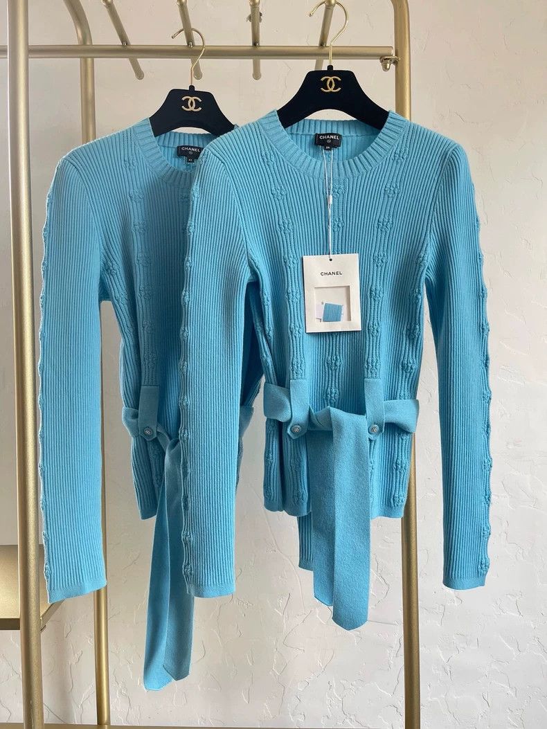 Chanel Chanel 25c blue belt sweater Size M / US 6-8 / IT 42-44 - 1 Thumbnail