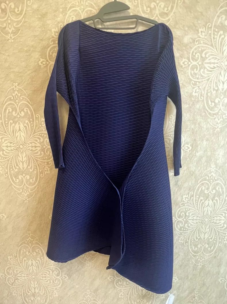 Issey Miyake Issey Miyake size:2 Navy blue small fish-scale dress Size S / US 4 / IT 40 - 2 Thumbnail