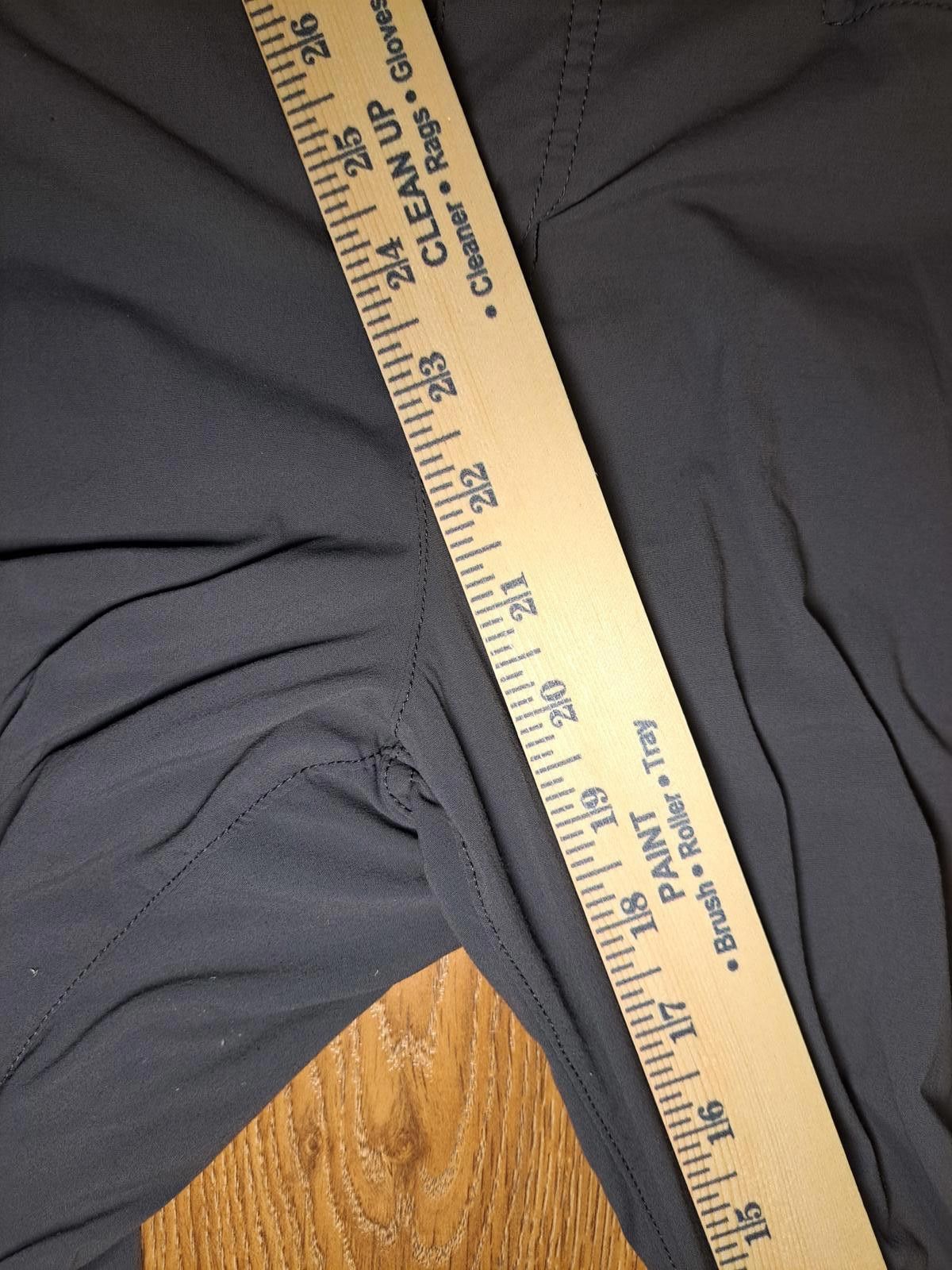 Eddie Bauer Eddie Bauer Cargo Capri Pants Womens 10 Gray Nylon Blend Size 32" / US 10 / IT 46 - 8 Thumbnail