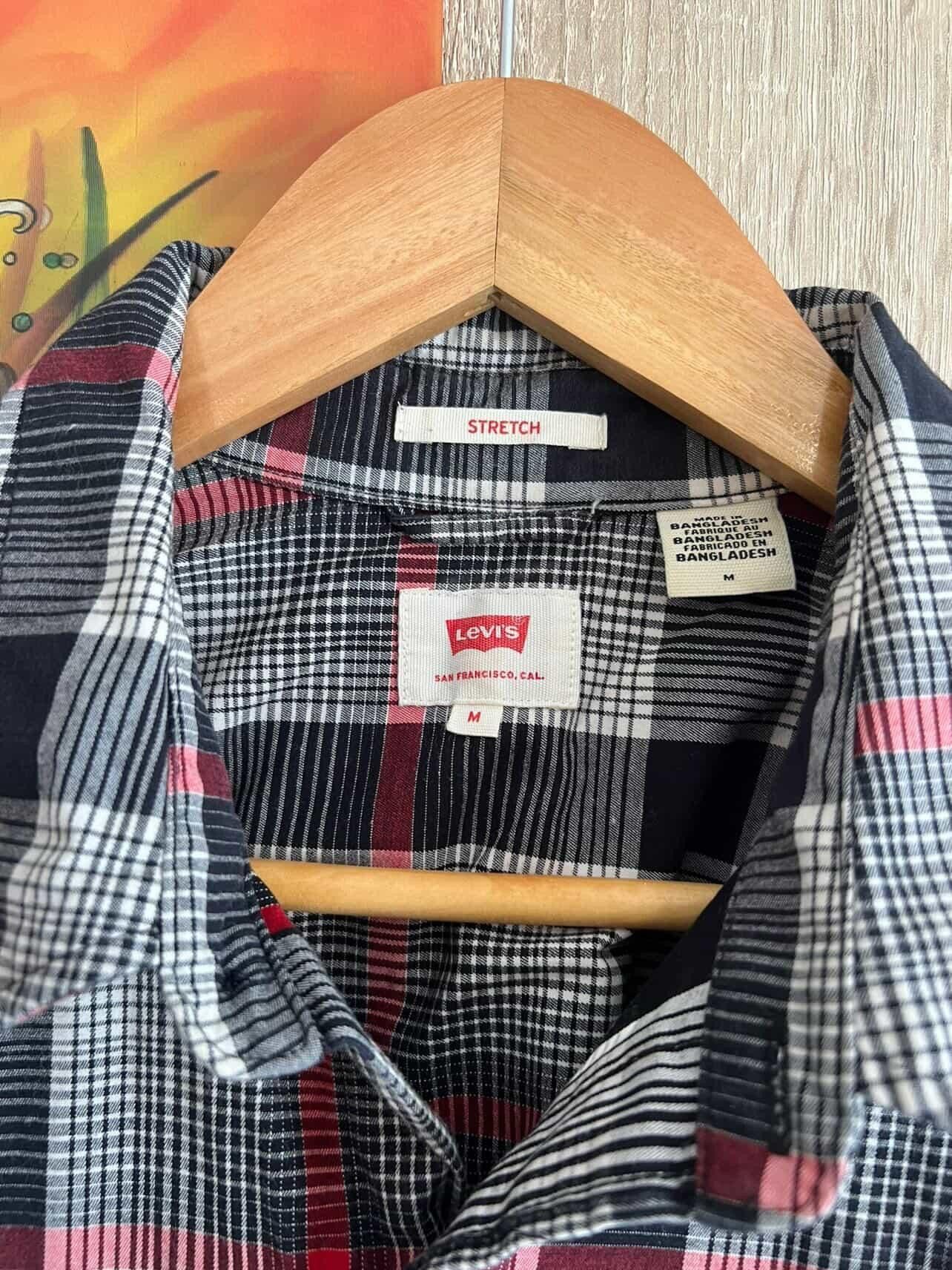 Levi's Levi's button up shirt 💥 🔥 Size US M / EU 48-50 / 2 - 2 Thumbnail