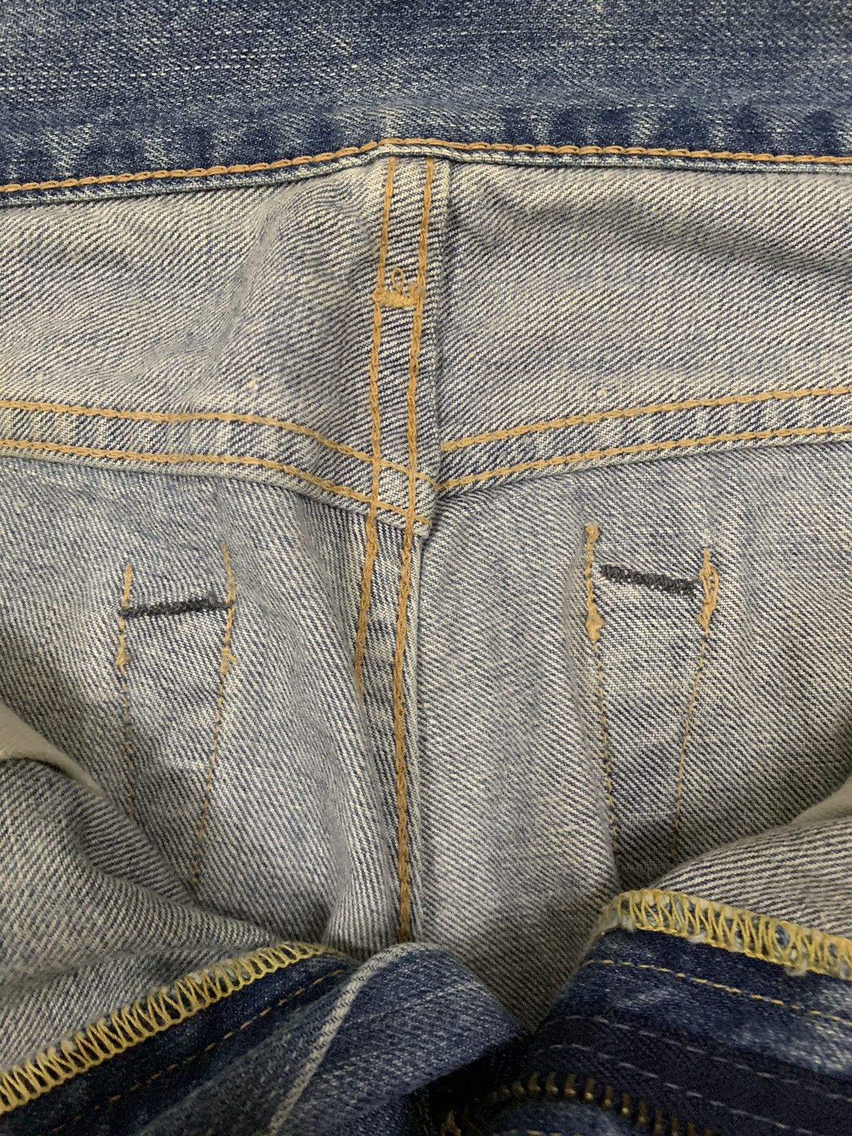 Levi's × Levi's Vintage Clothing × Vintage Vintage 90s Levis Blue Washed Loose Distressed Jeans Size US 32 / EU 48 - 22 Thumbnail